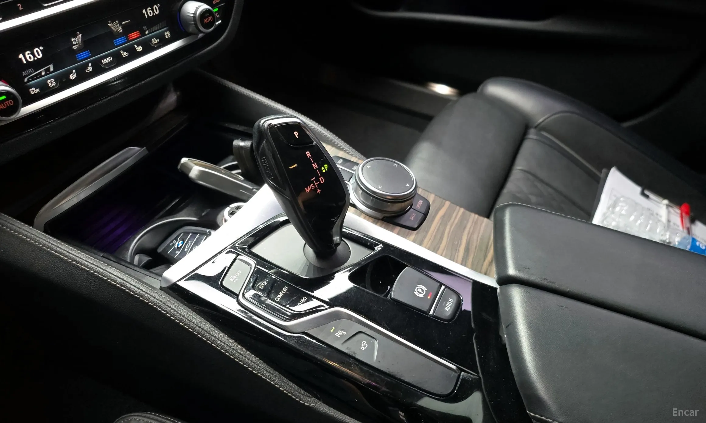 BMW 5 Series (G30) превью 9