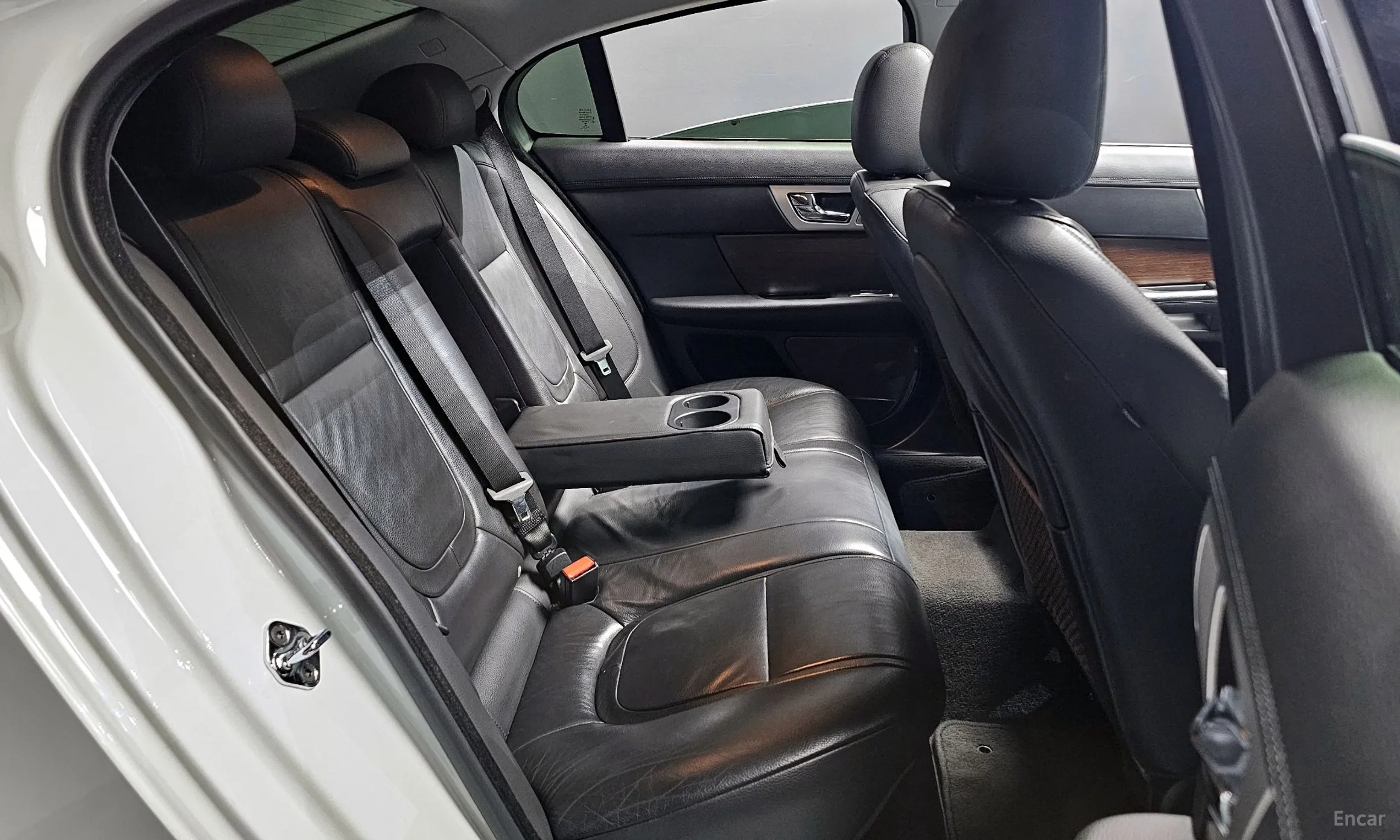 Jaguar New XF превью 12