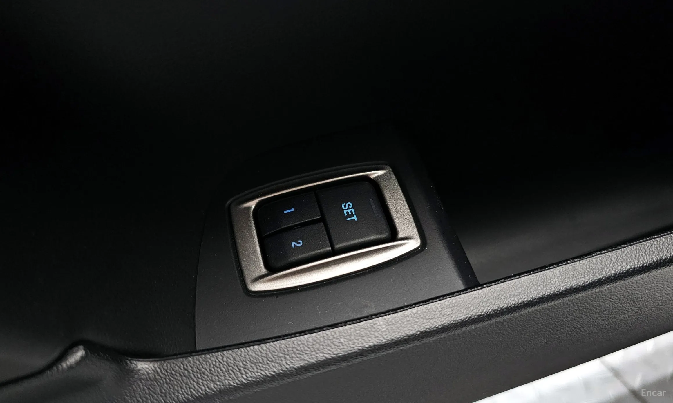 Jaguar New XF превью 18