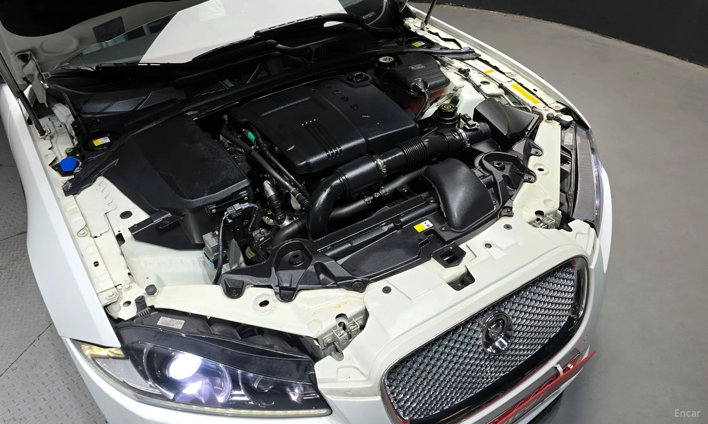 Jaguar New XF превью 6