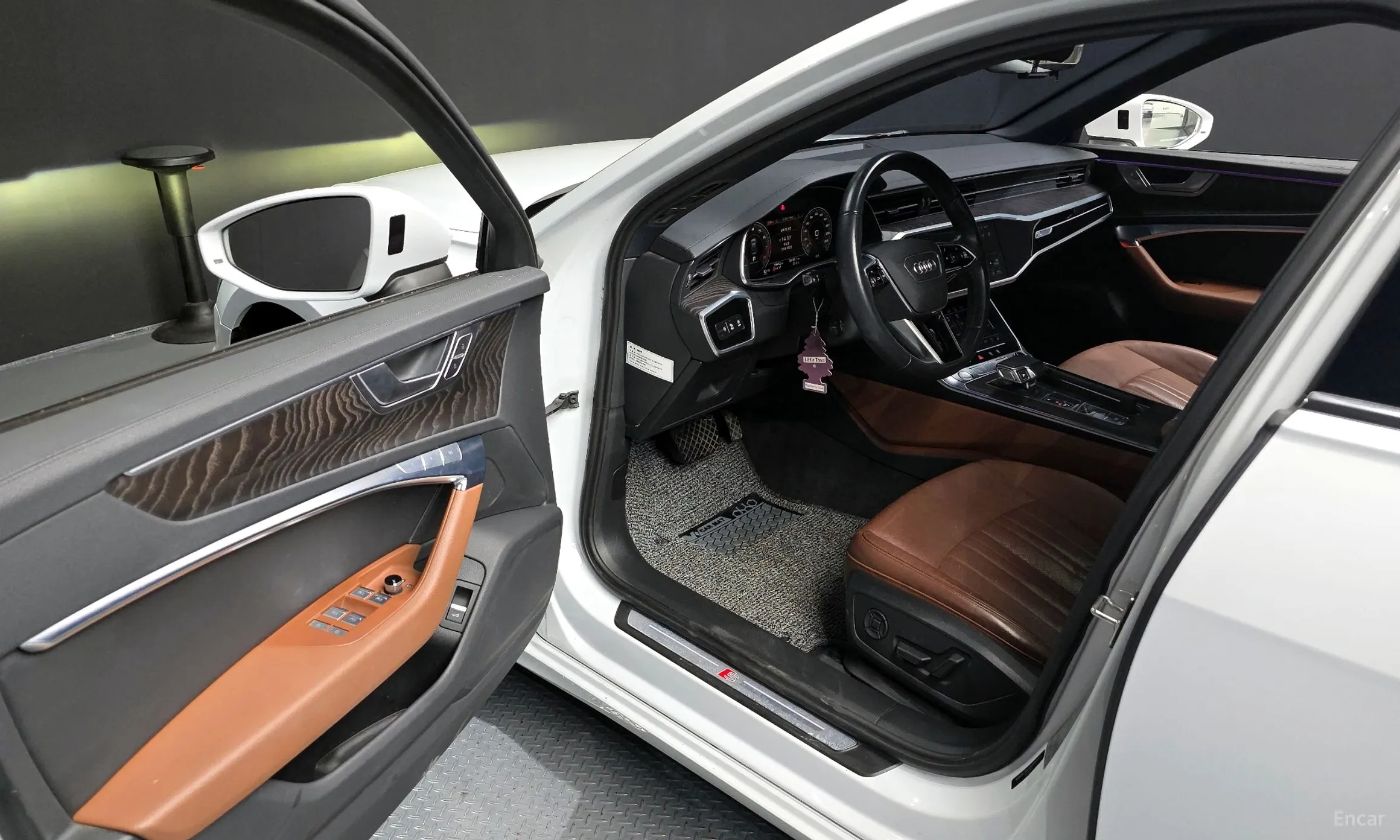 Audi A6 (C8) превью 10