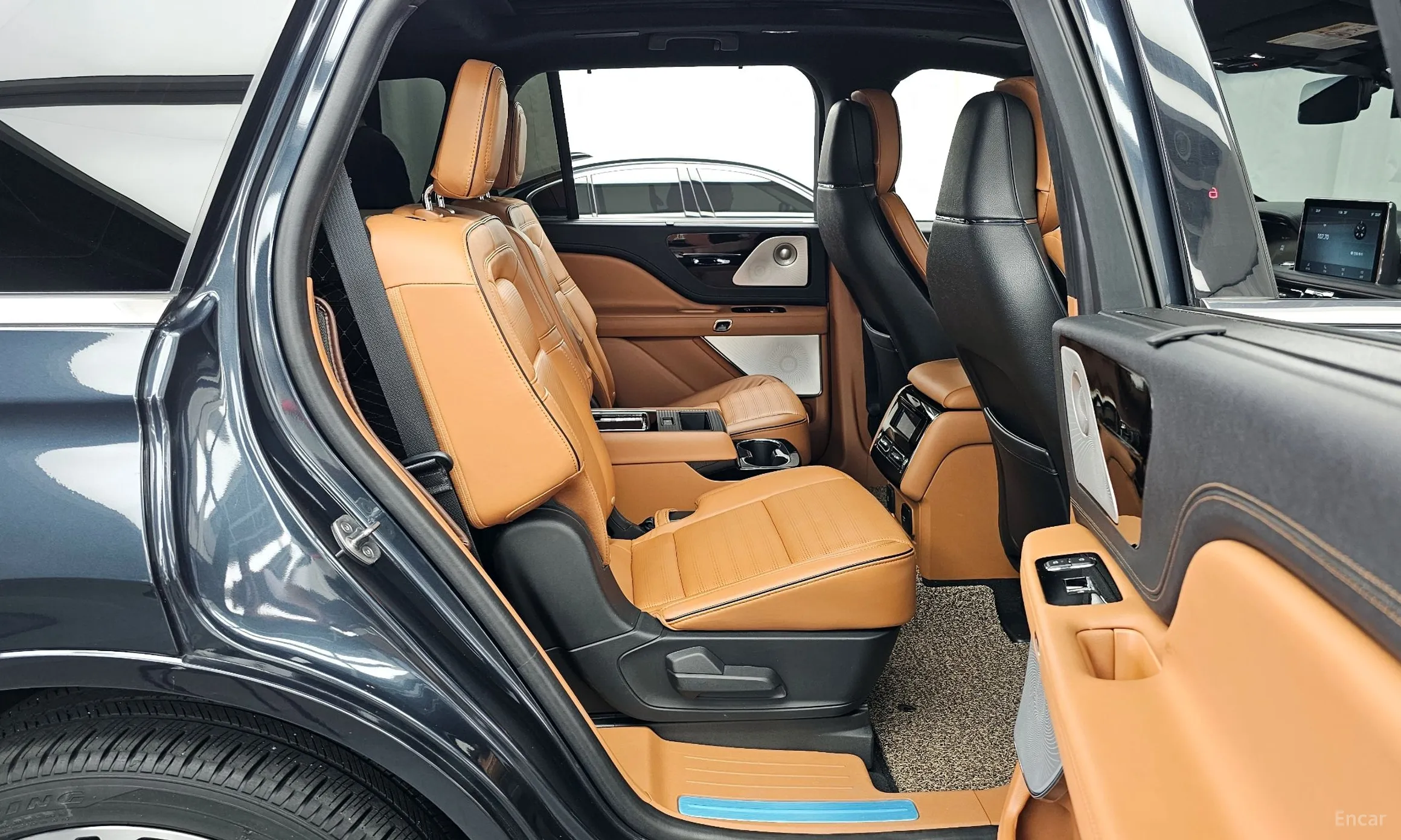 Lincoln Aviator 2nd Generation превью 12
