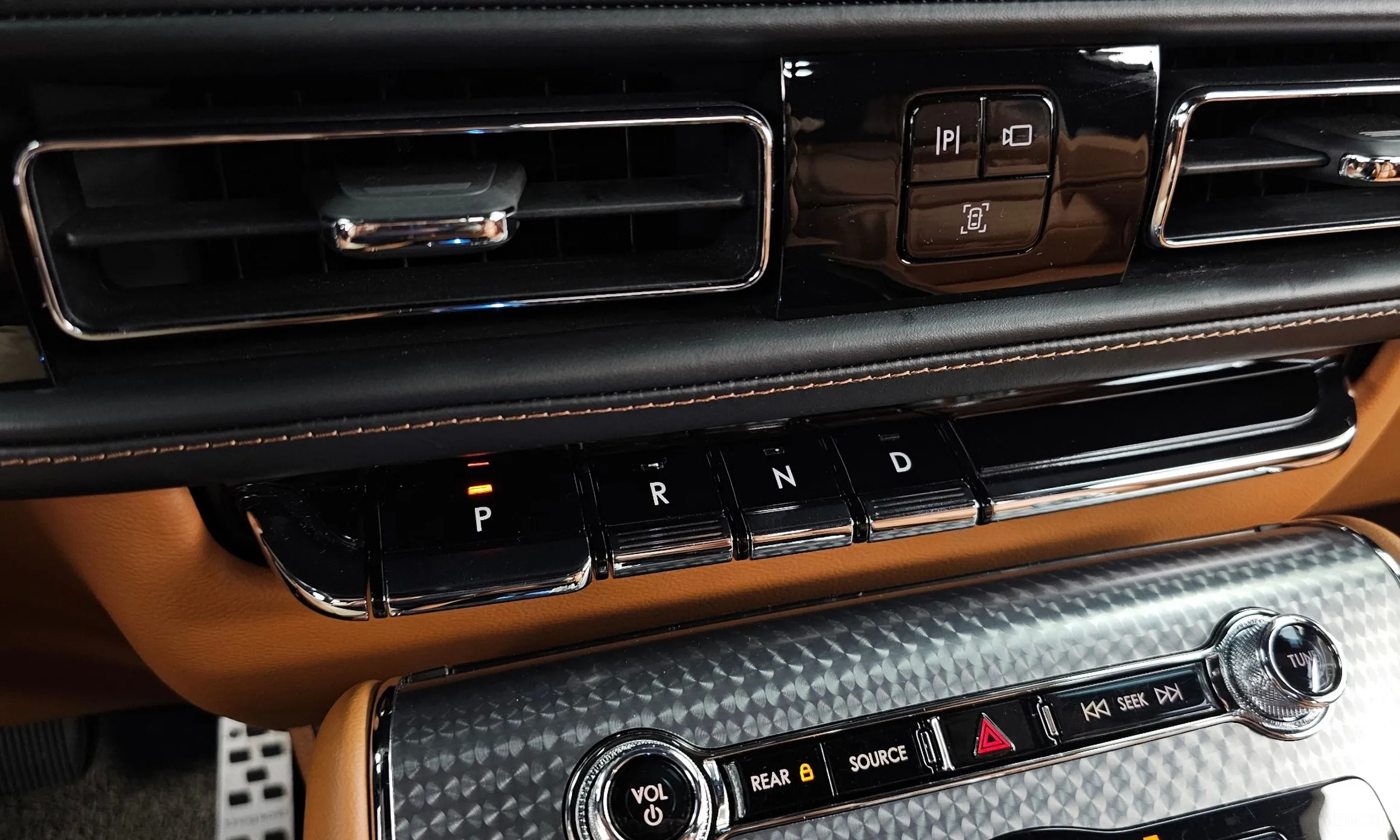 Lincoln Aviator 2nd Generation превью 9