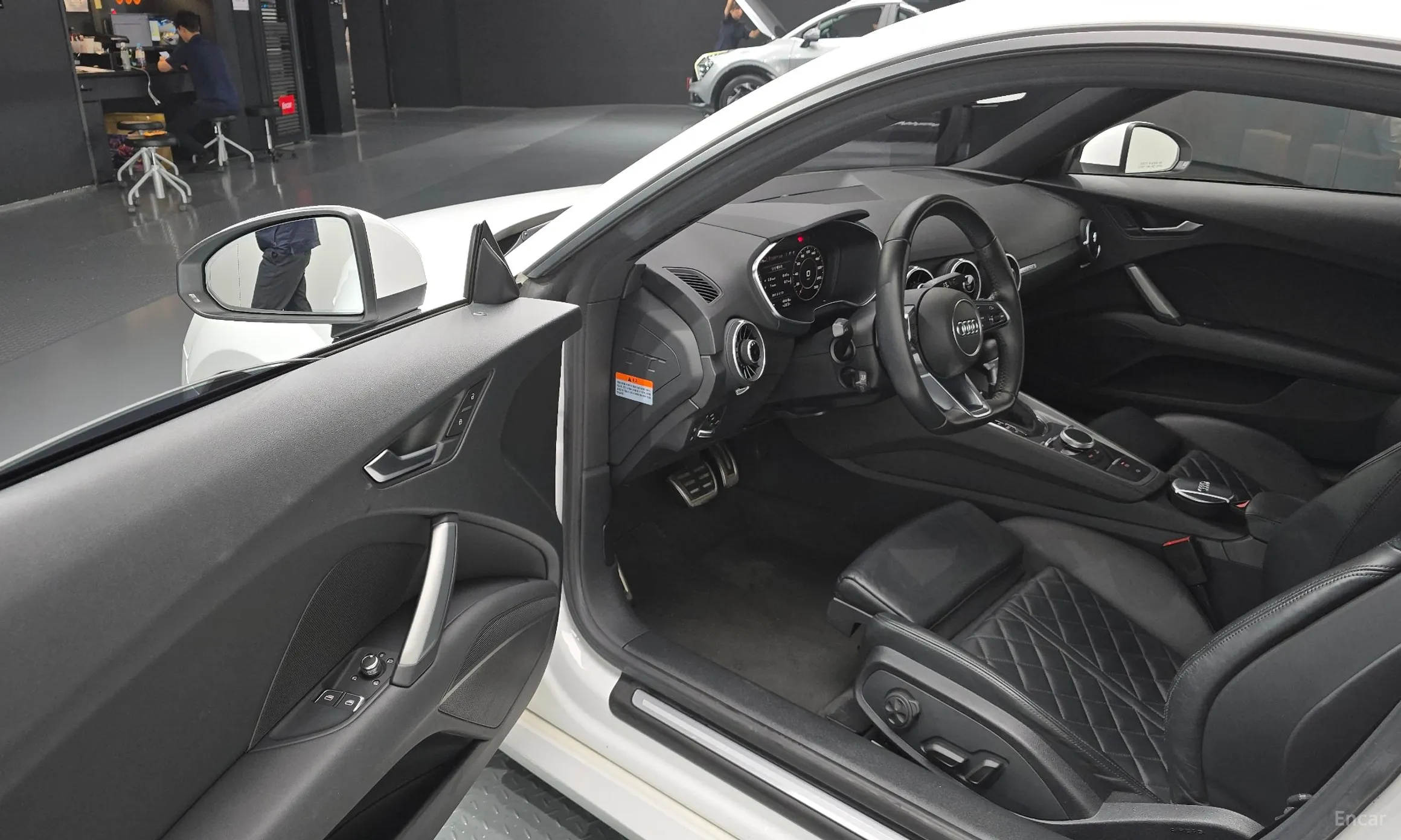 Audi TT (8S) превью 11