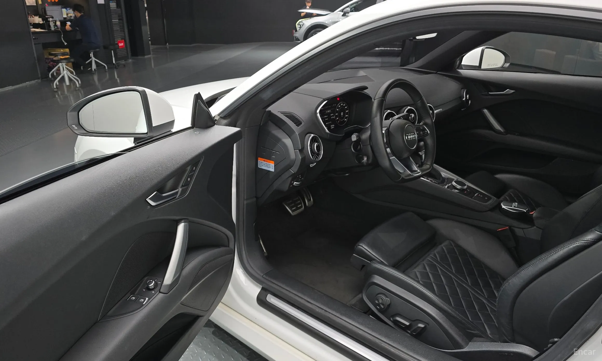 Audi TT (8S) превью 12