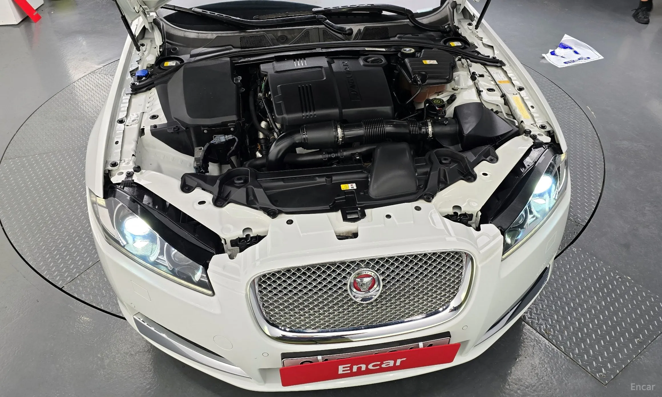 Jaguar New XF превью 6