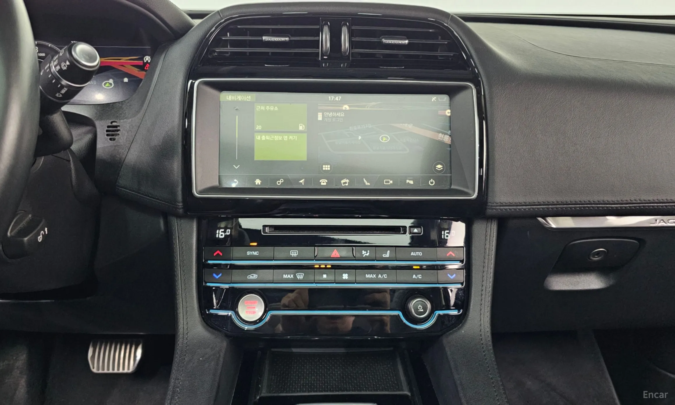 Jaguar F-PACE превью 15