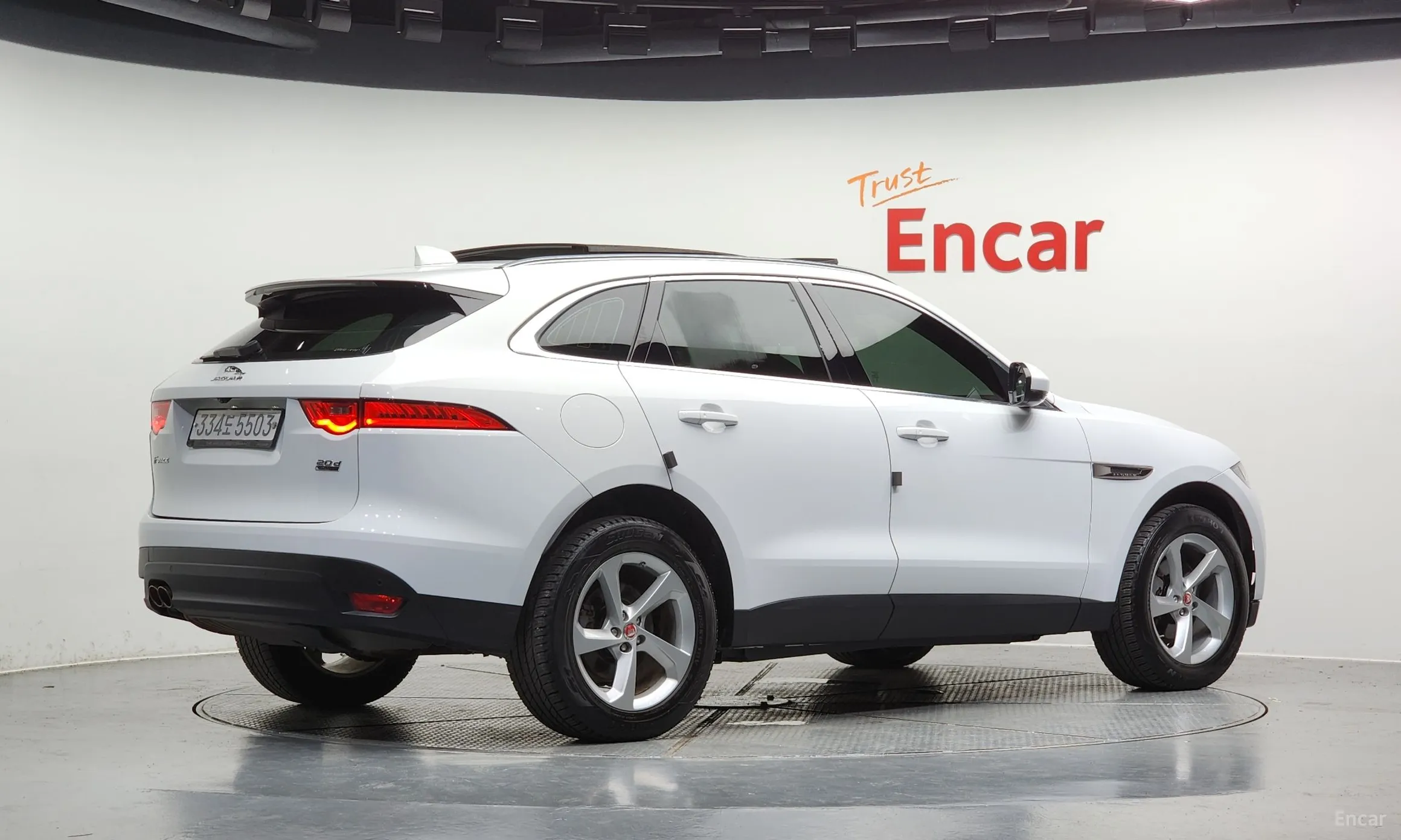 Jaguar F-PACE превью 2