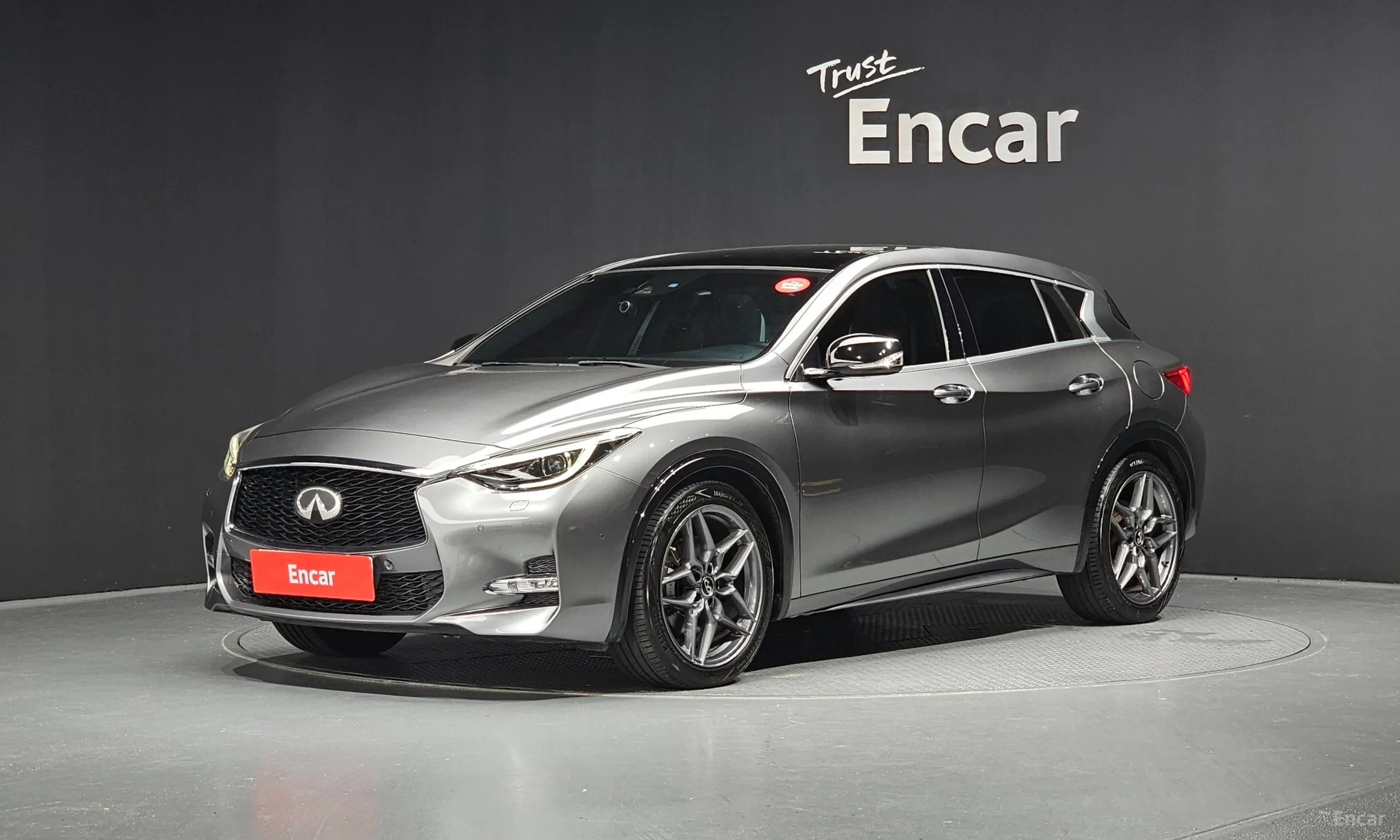 Infiniti Q30