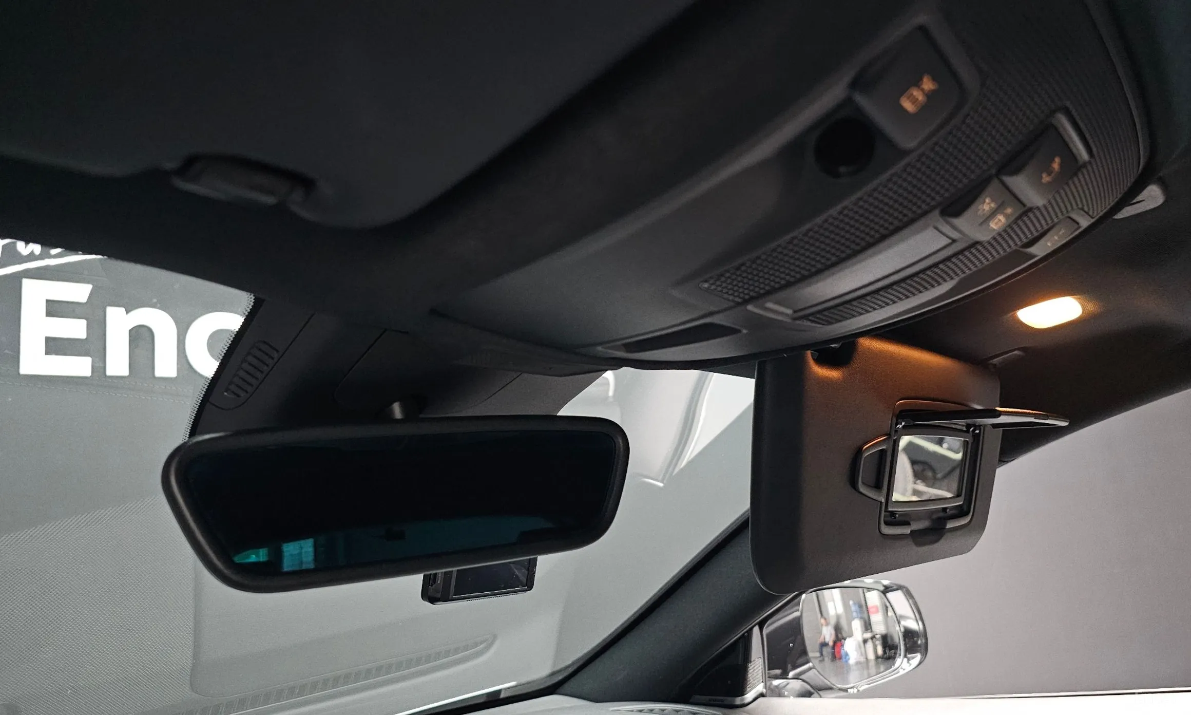 Infiniti Q30 превью 10