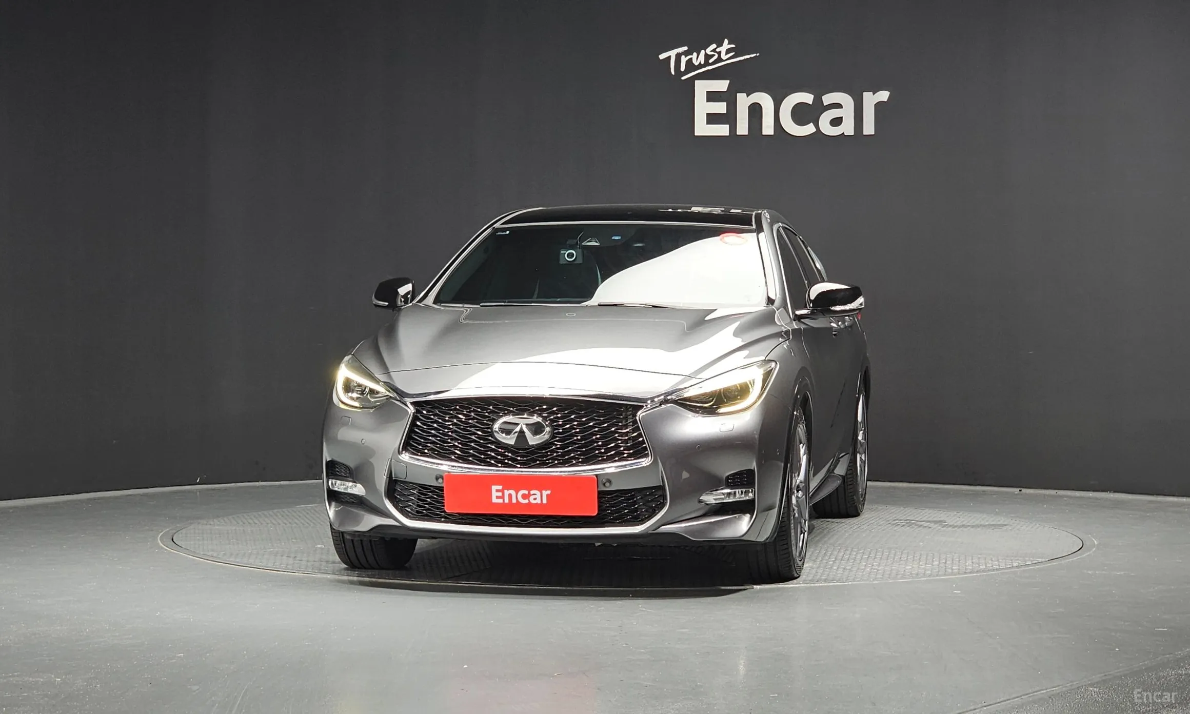 Infiniti Q30
