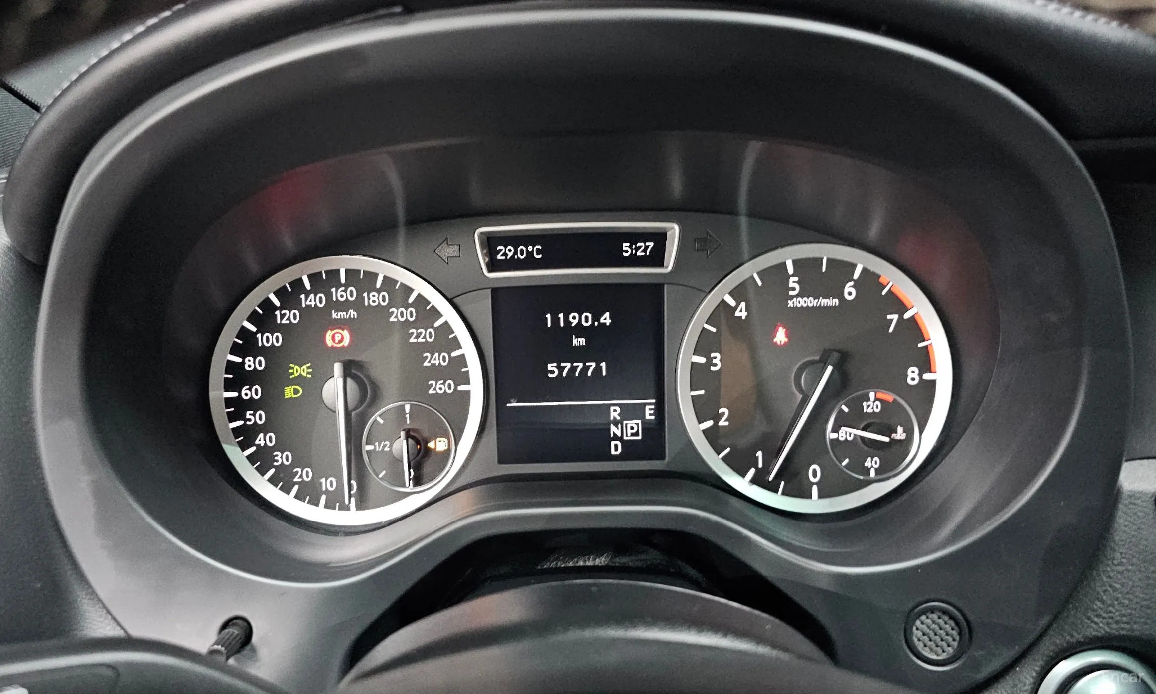 Infiniti Q30 превью 4
