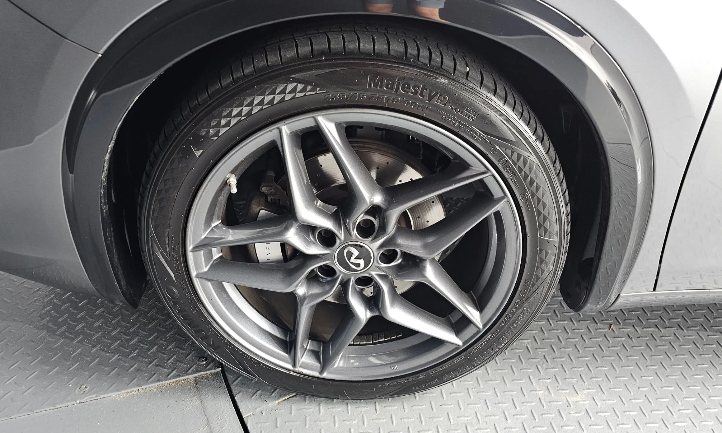 Infiniti Q30 превью 5