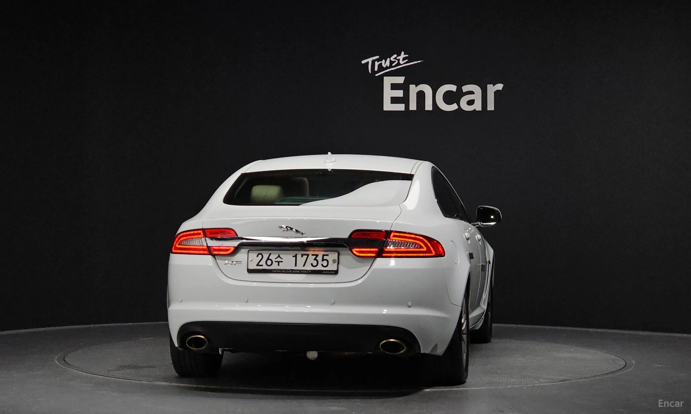 Jaguar New XF превью 4