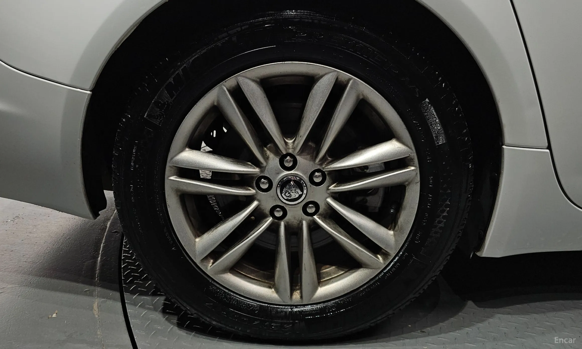 Jaguar New XF превью 5
