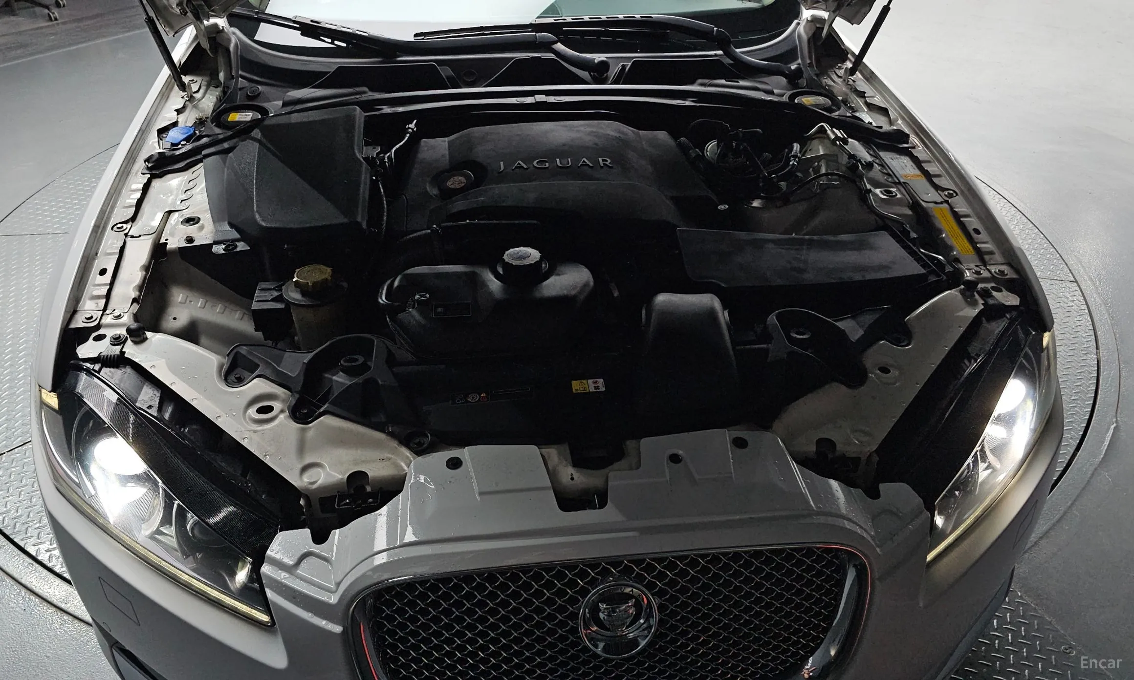 Jaguar New XF превью 6