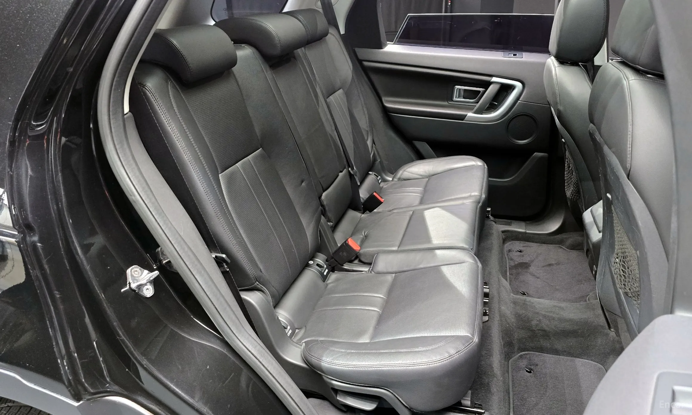 Land Rover Discovery Sports превью 12