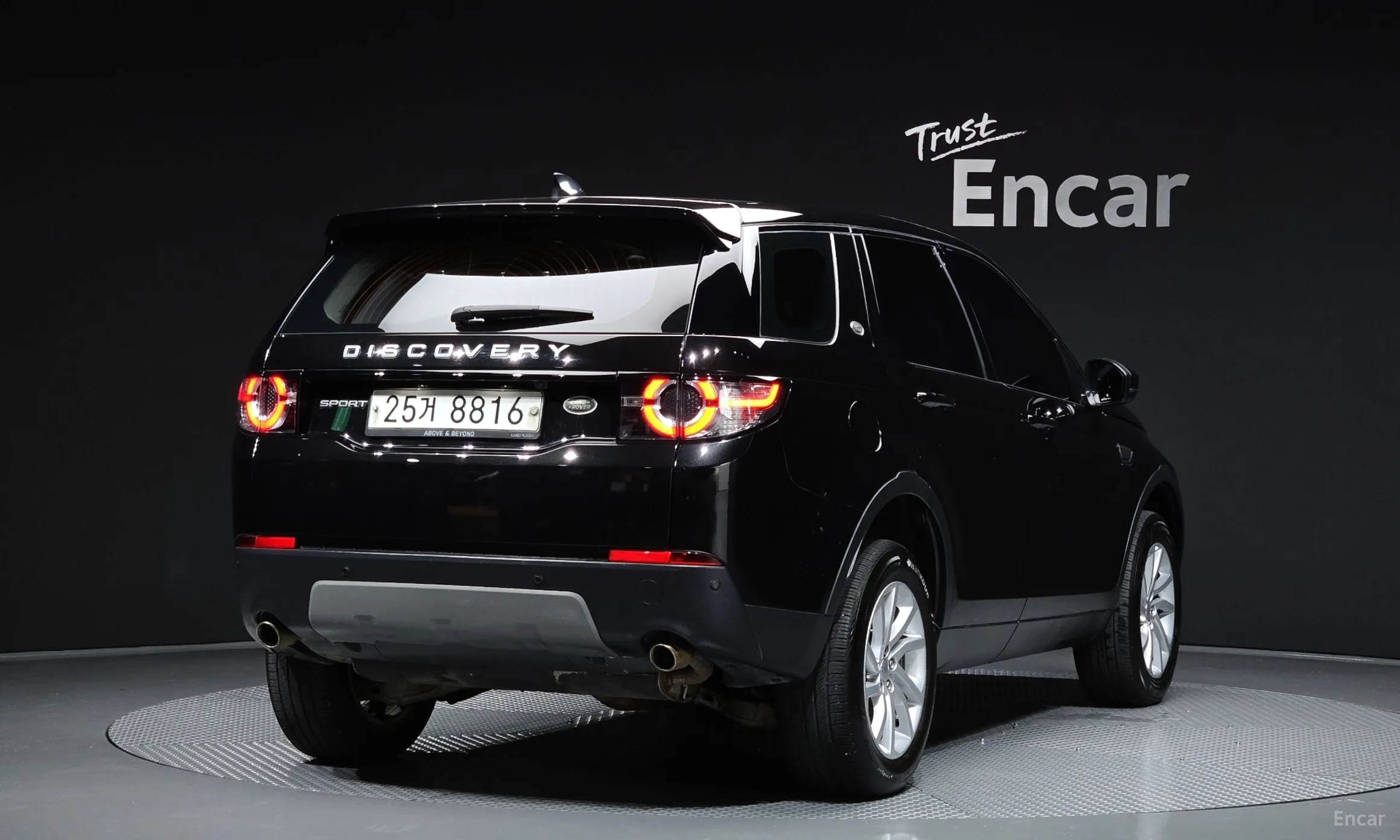 Land Rover Discovery Sports превью 2