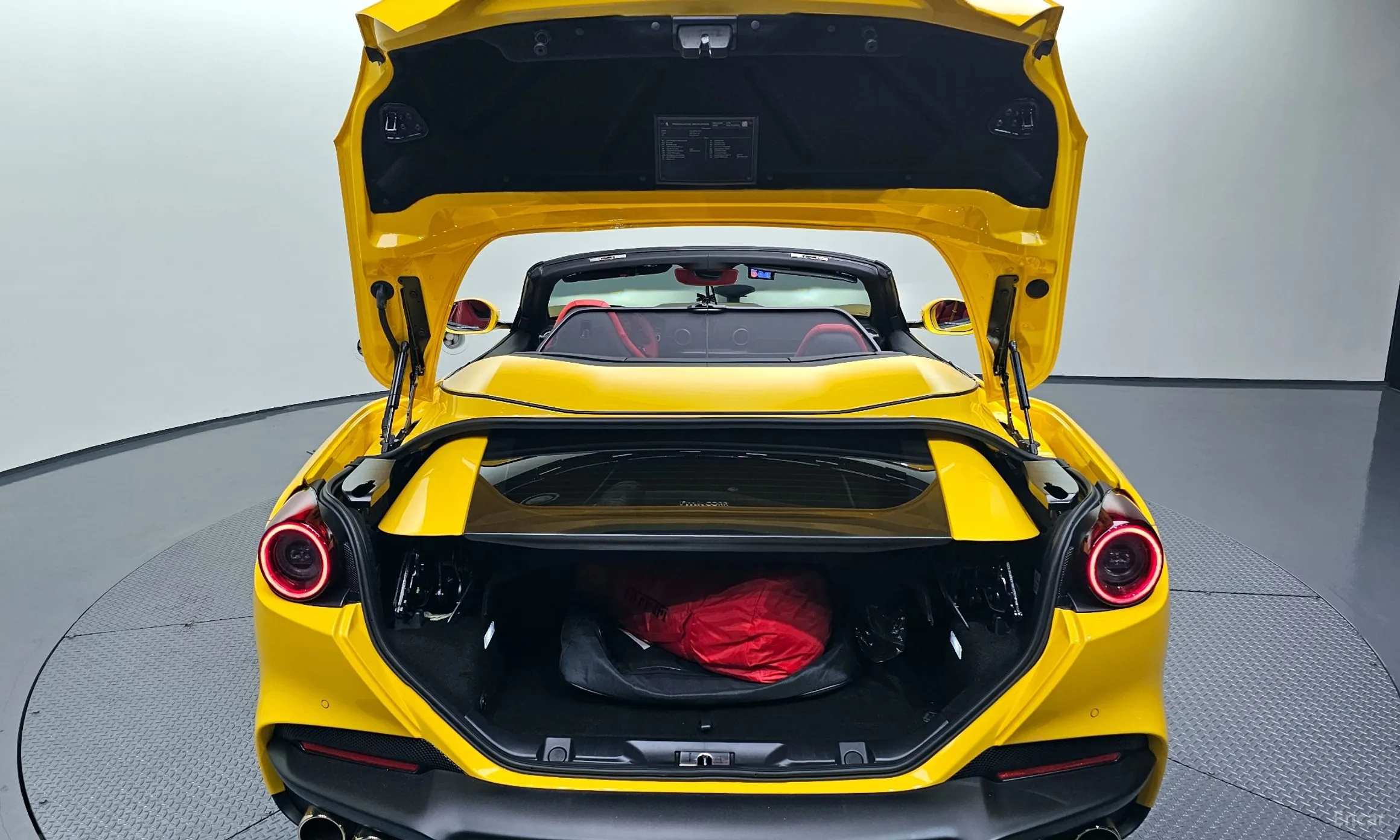 Ferrari Portofino превью 20