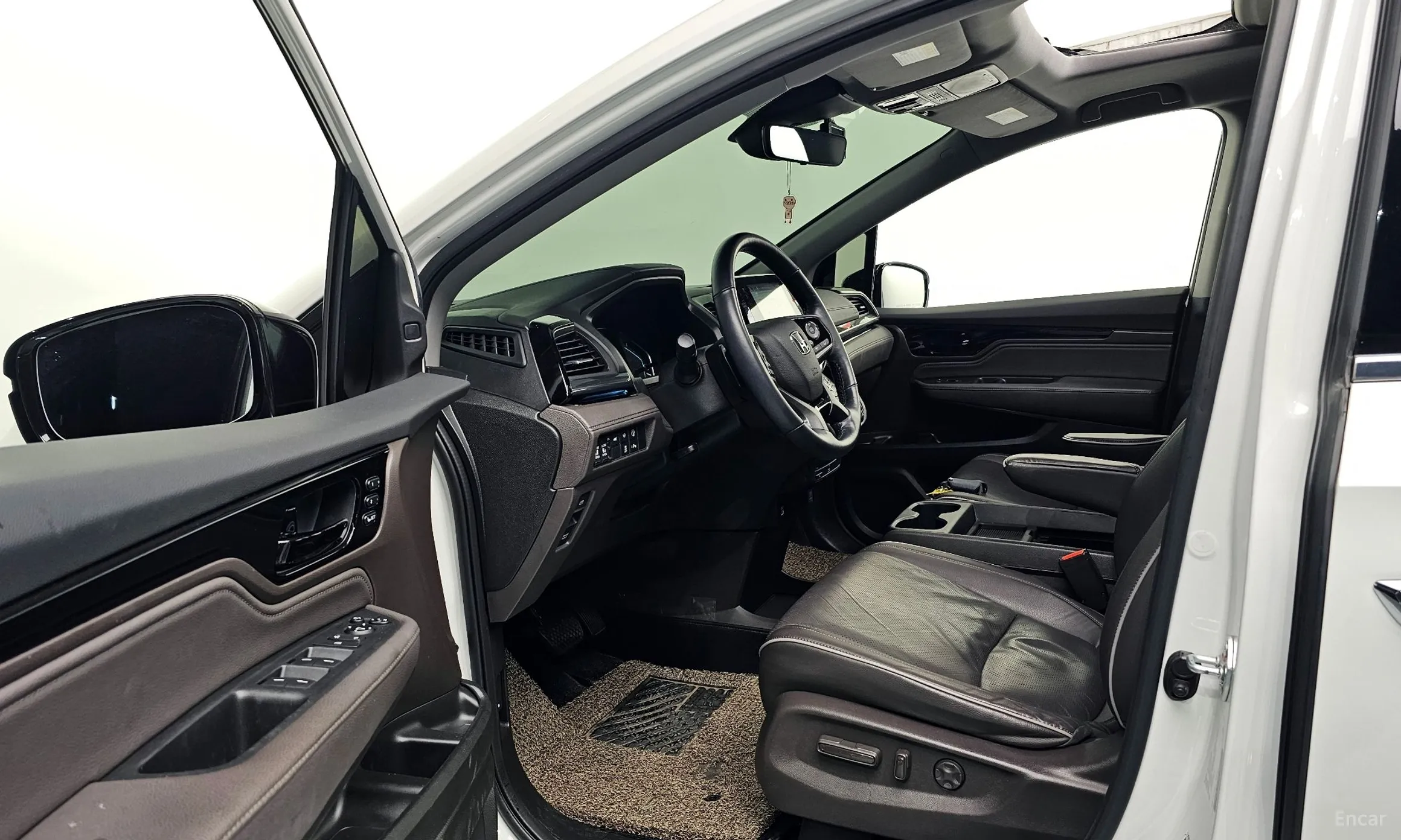 Honda Odyssey превью 11