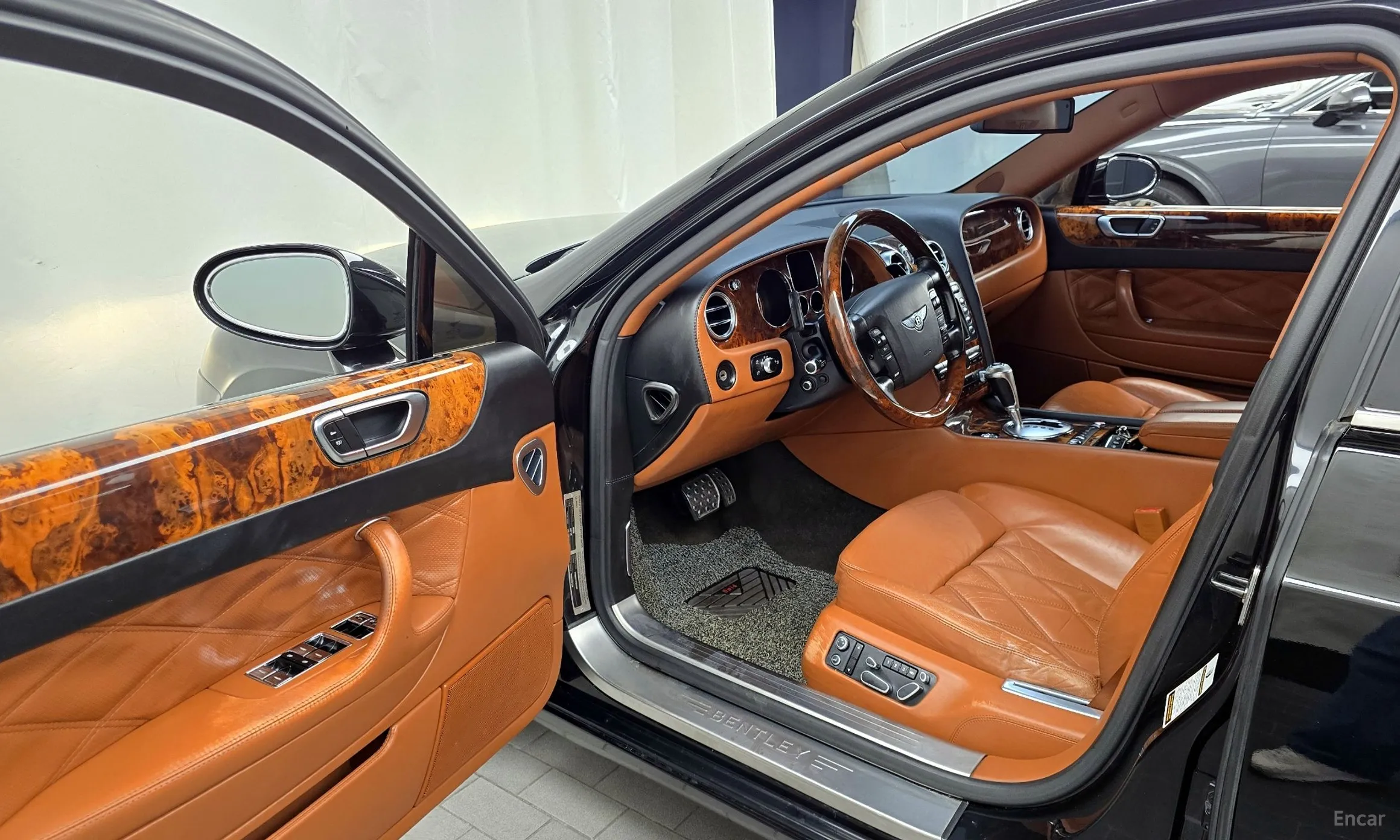 Bentley Flying Spur Gen 1 превью 11