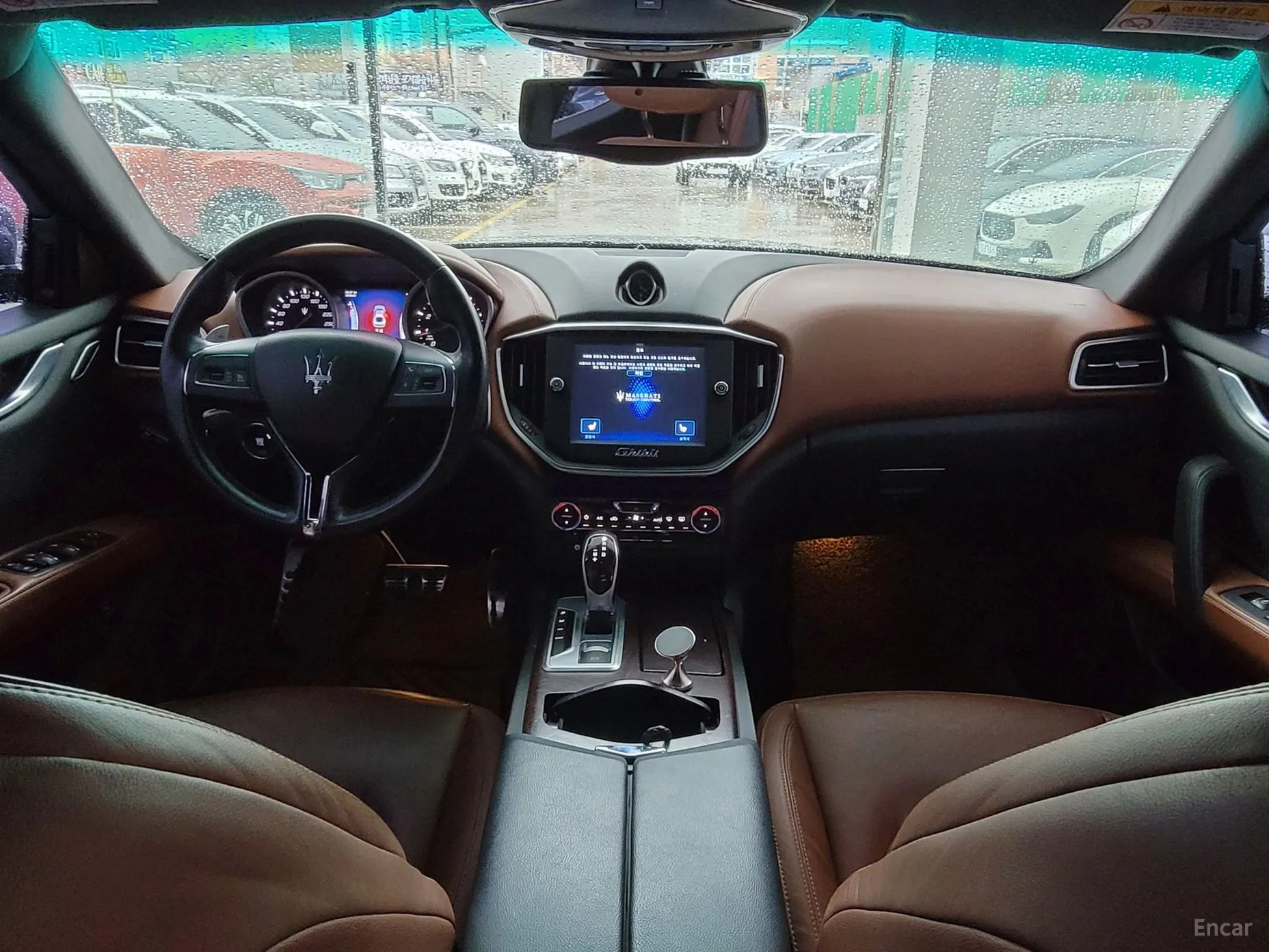 Maserati Ghibli превью 10