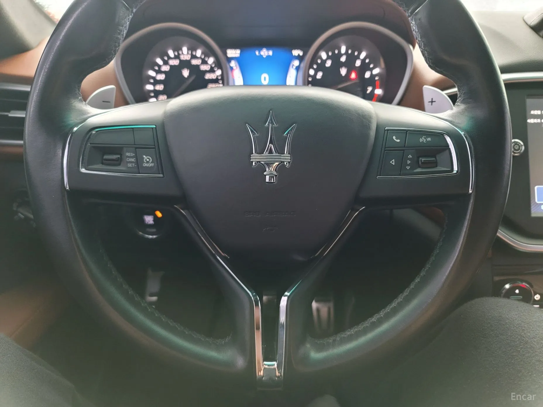 Maserati Ghibli превью 12