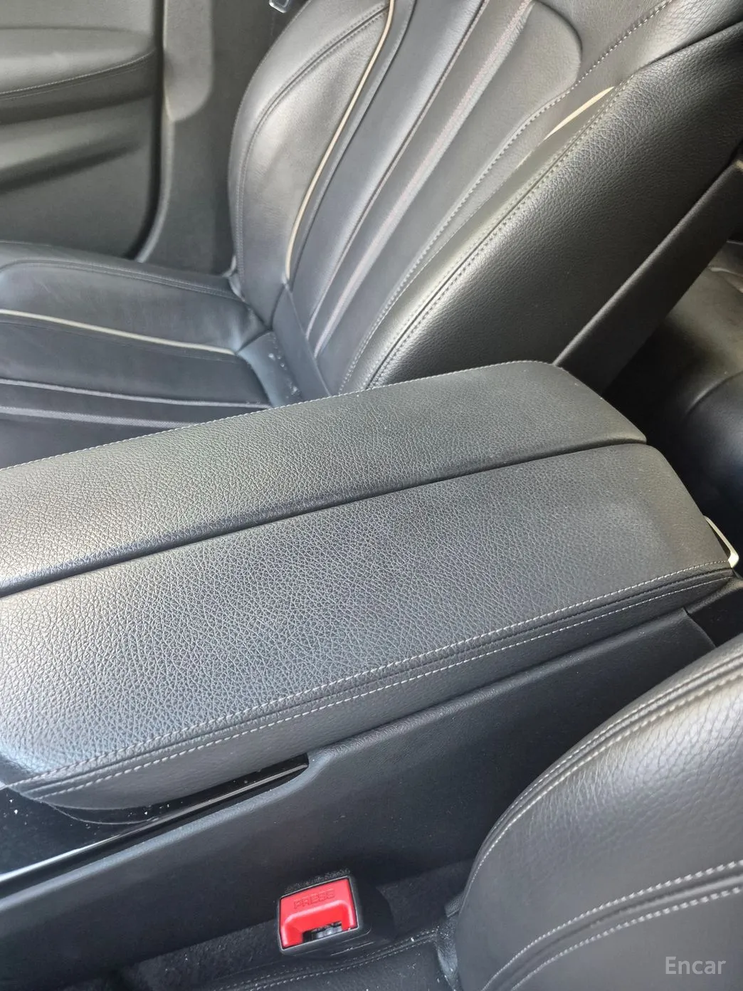 BMW 5 Series (G30) превью 15