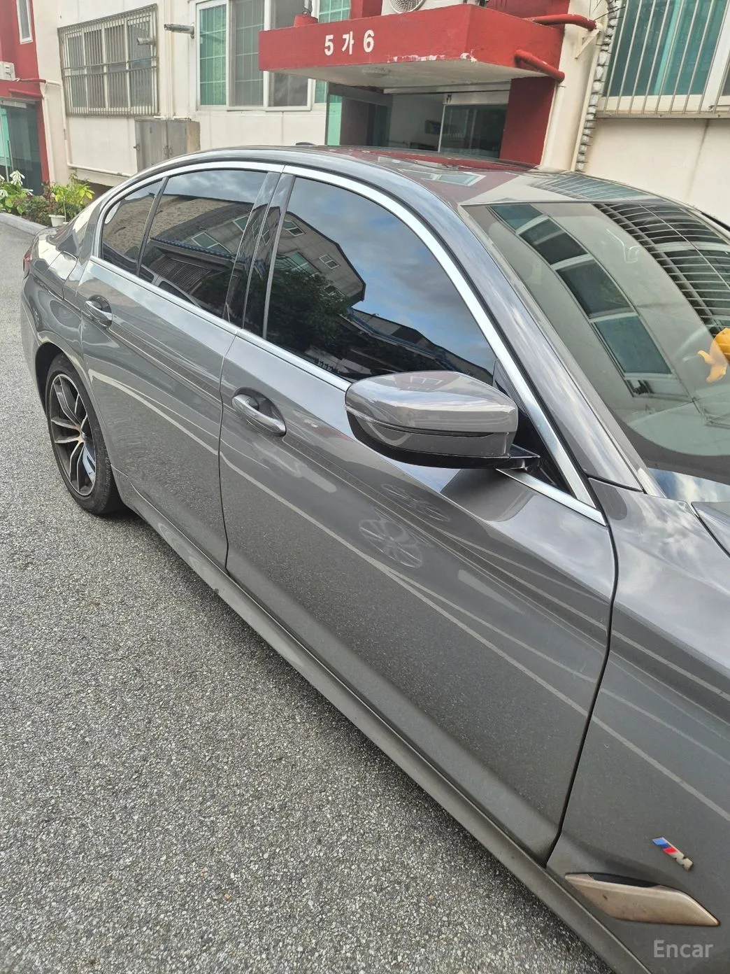 BMW 5 Series (G30) превью 7