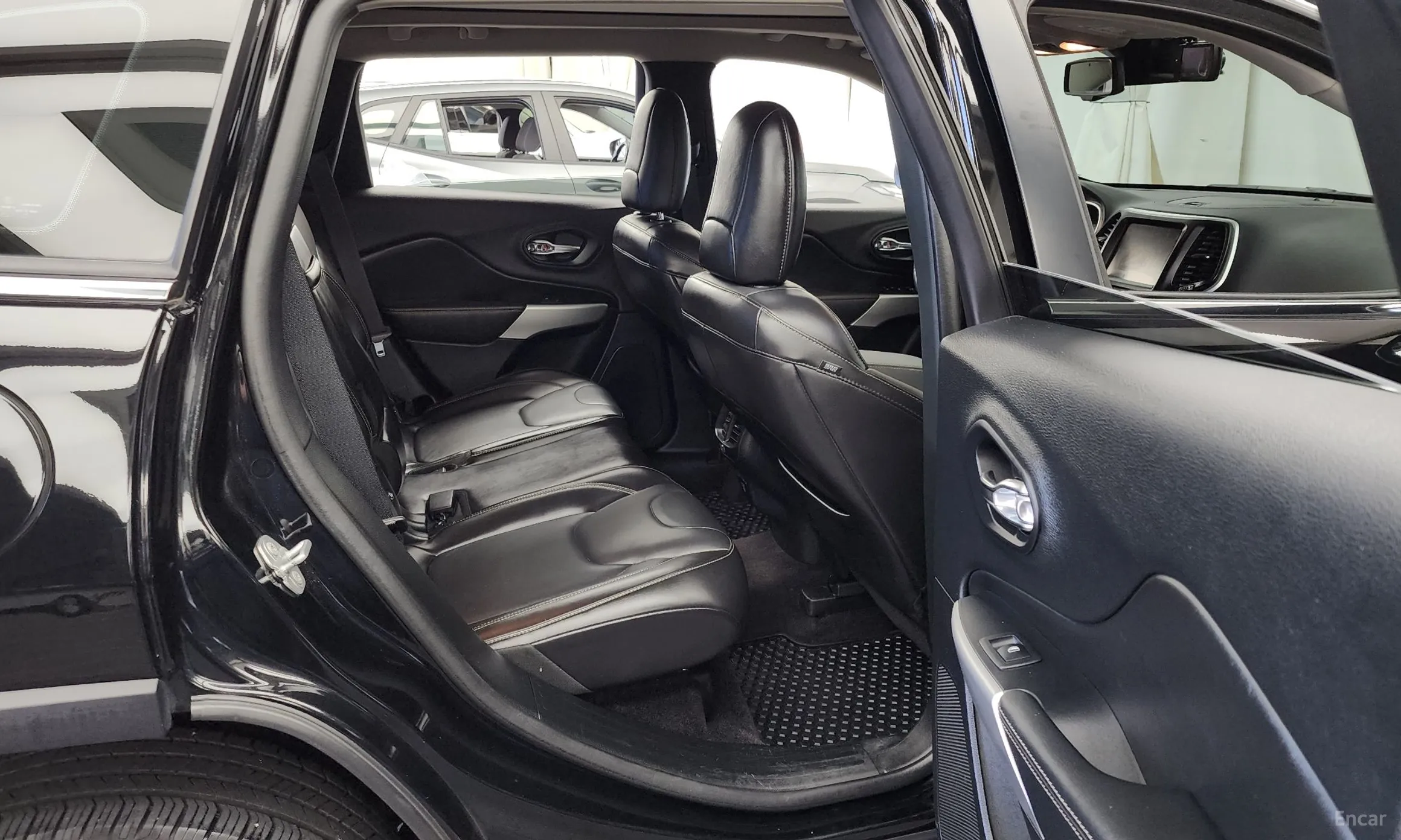 Jeep Cherokee (KL) превью 12