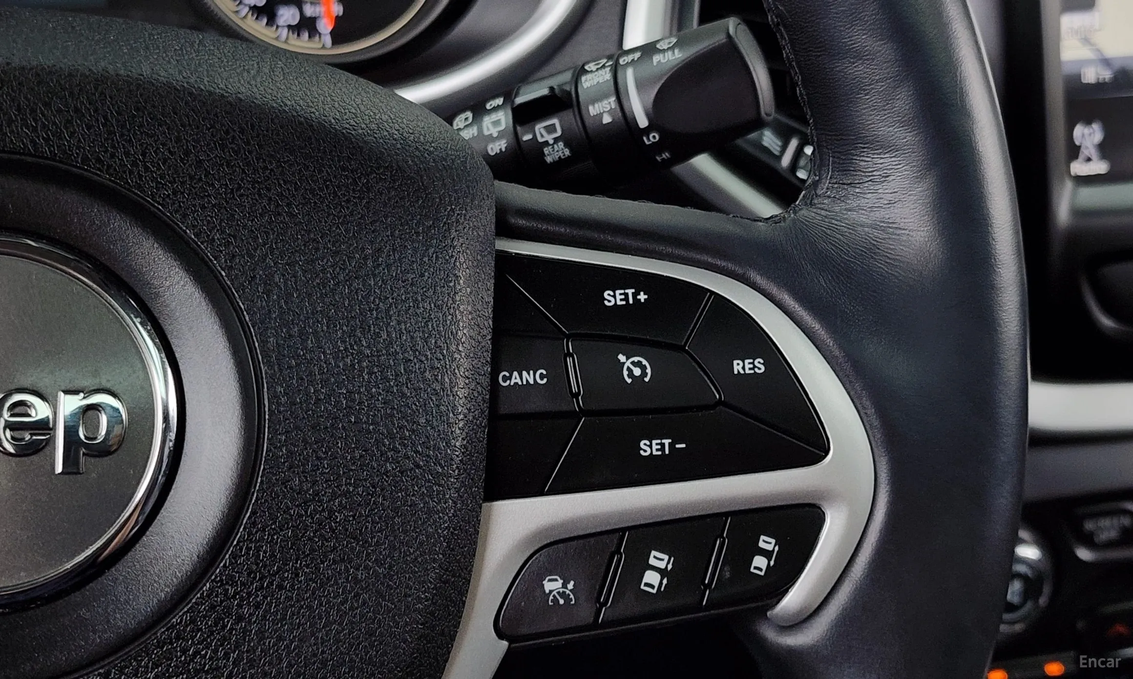 Jeep Cherokee (KL) превью 18