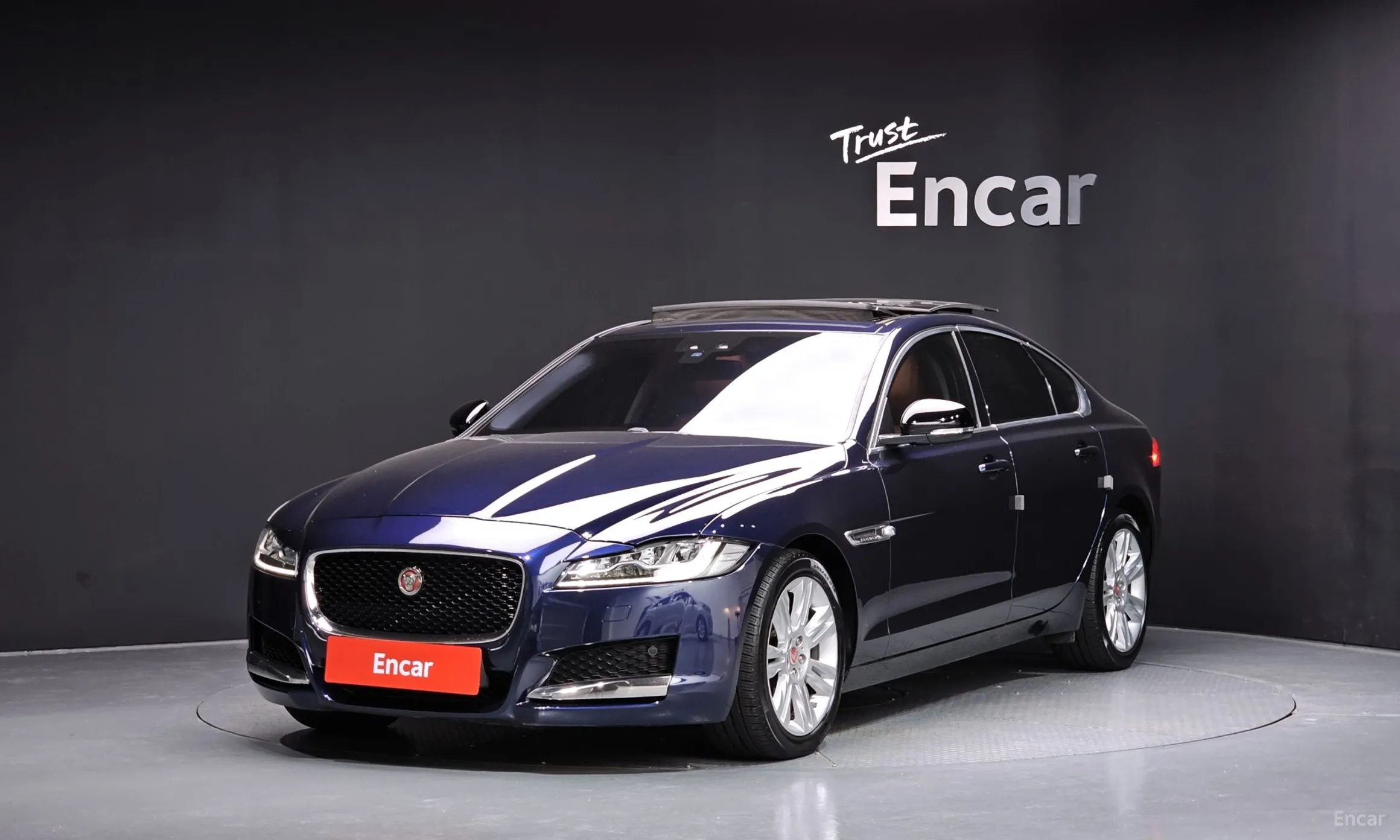 Jaguar XF (x260)
