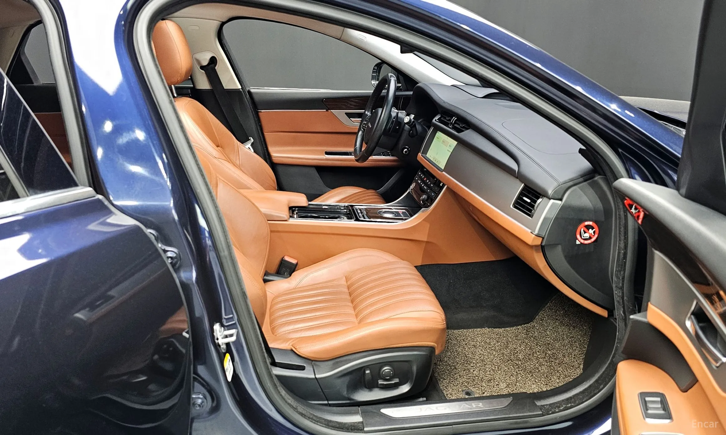 Jaguar XF (x260) превью 11