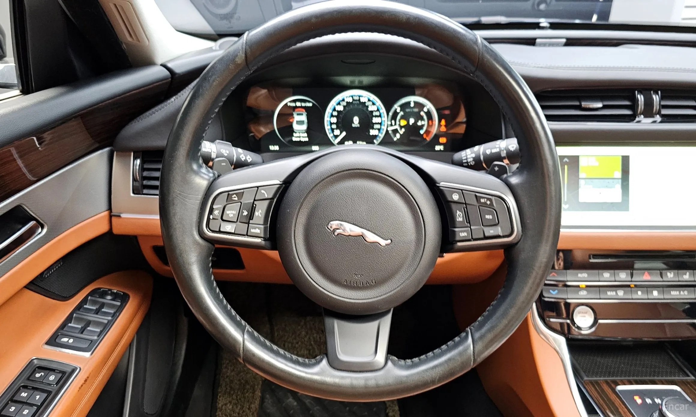 Jaguar XF (x260) превью 13