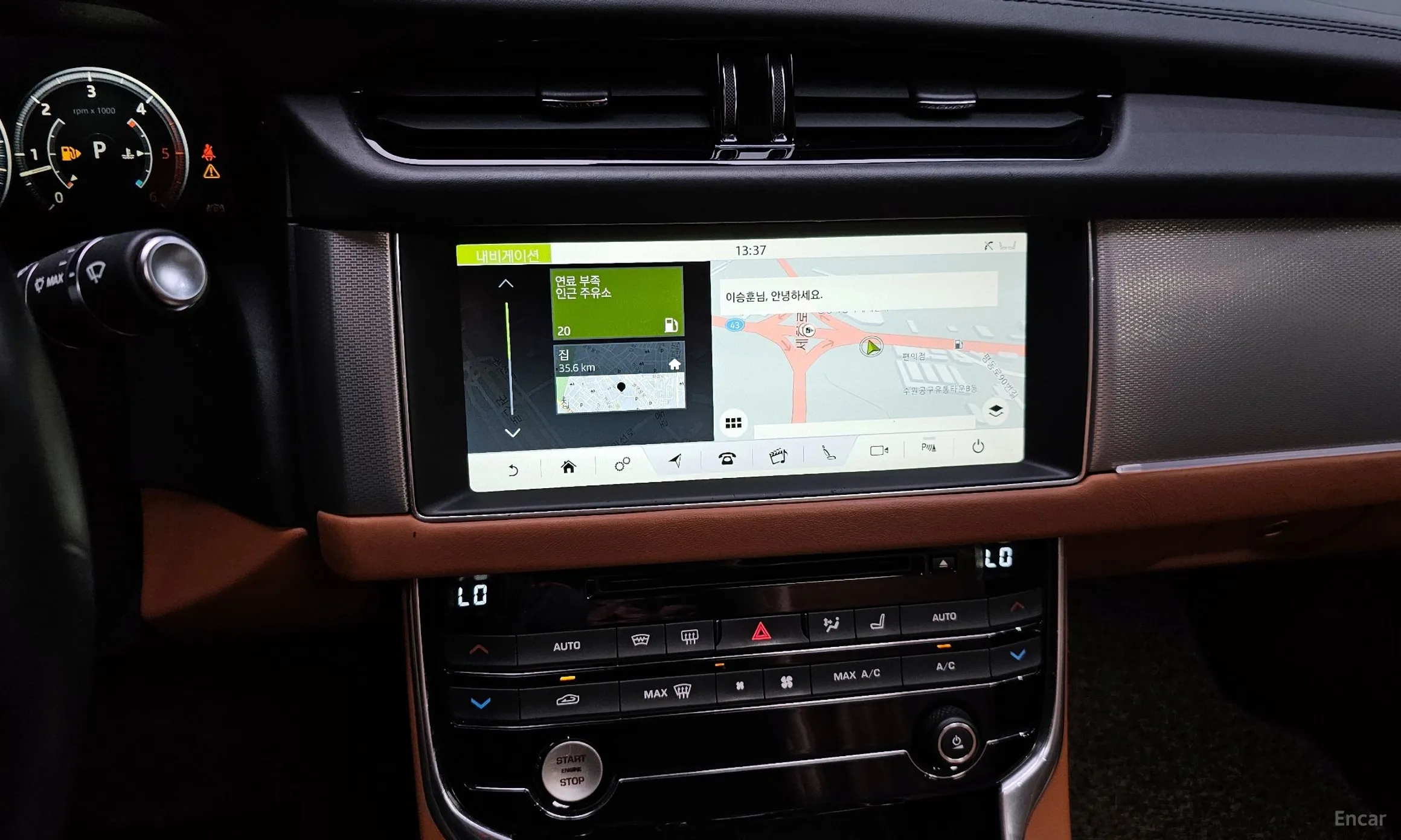 Jaguar XF (x260) превью 14