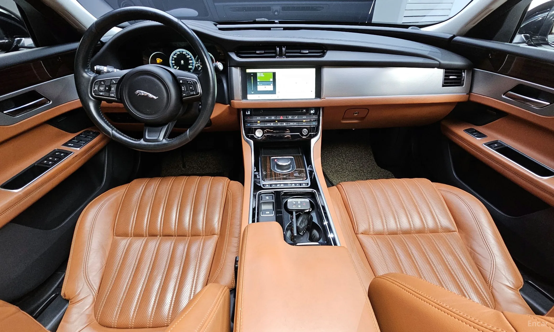 Jaguar XF (x260) превью 7