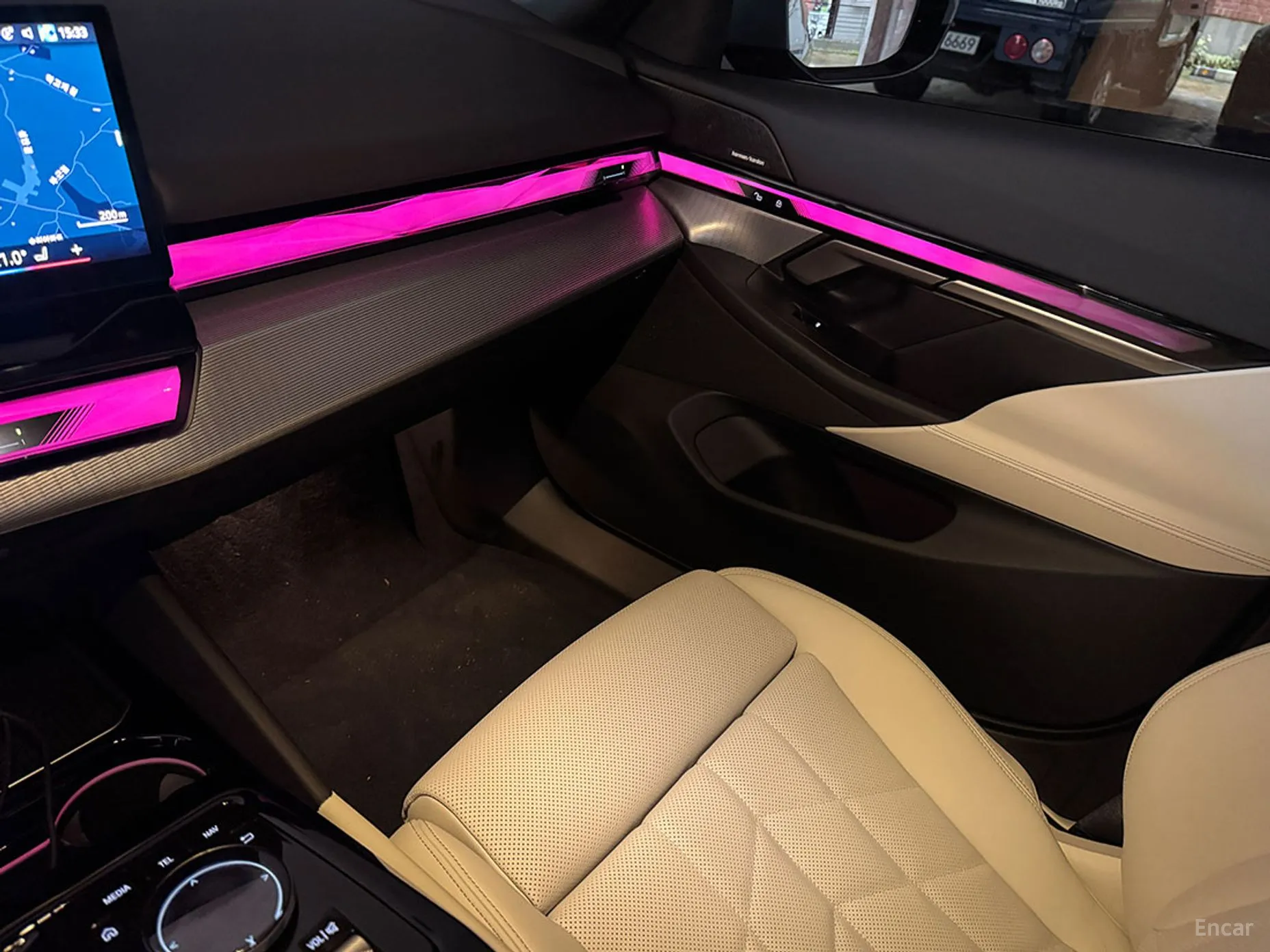 BMW 5 Series (G60) превью 13