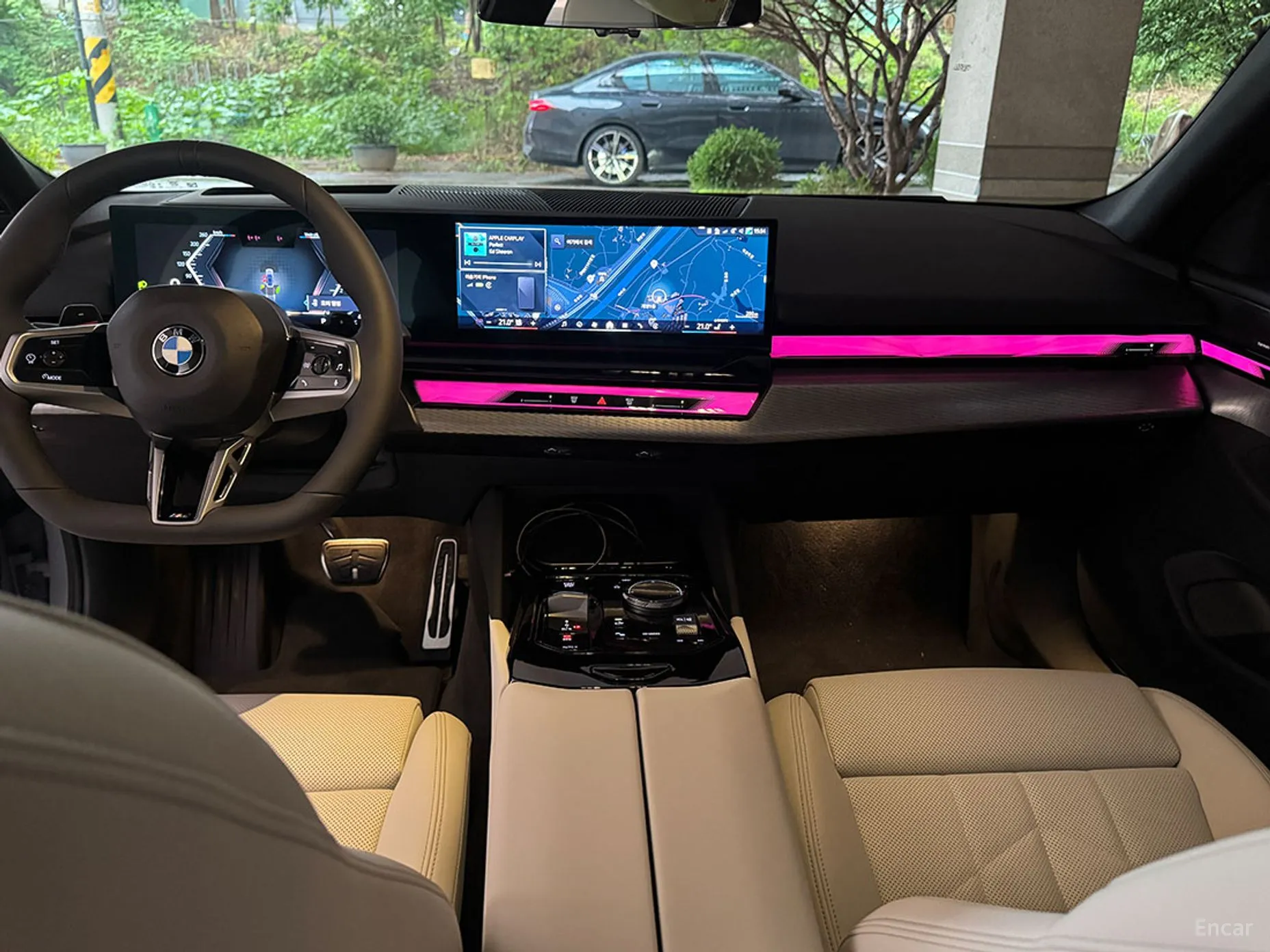 BMW 5 Series (G60) превью 16