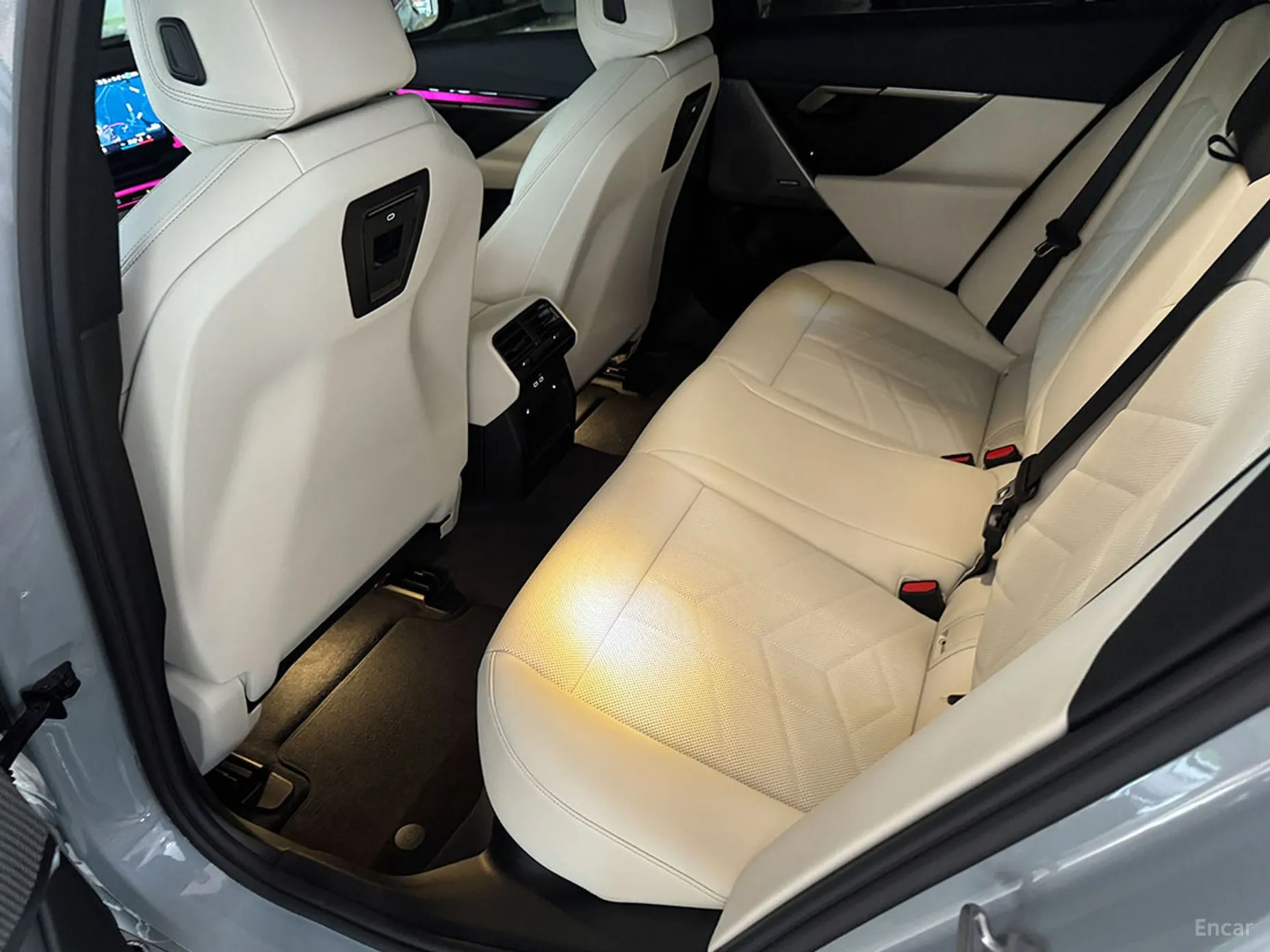 BMW 5 Series (G60) превью 18