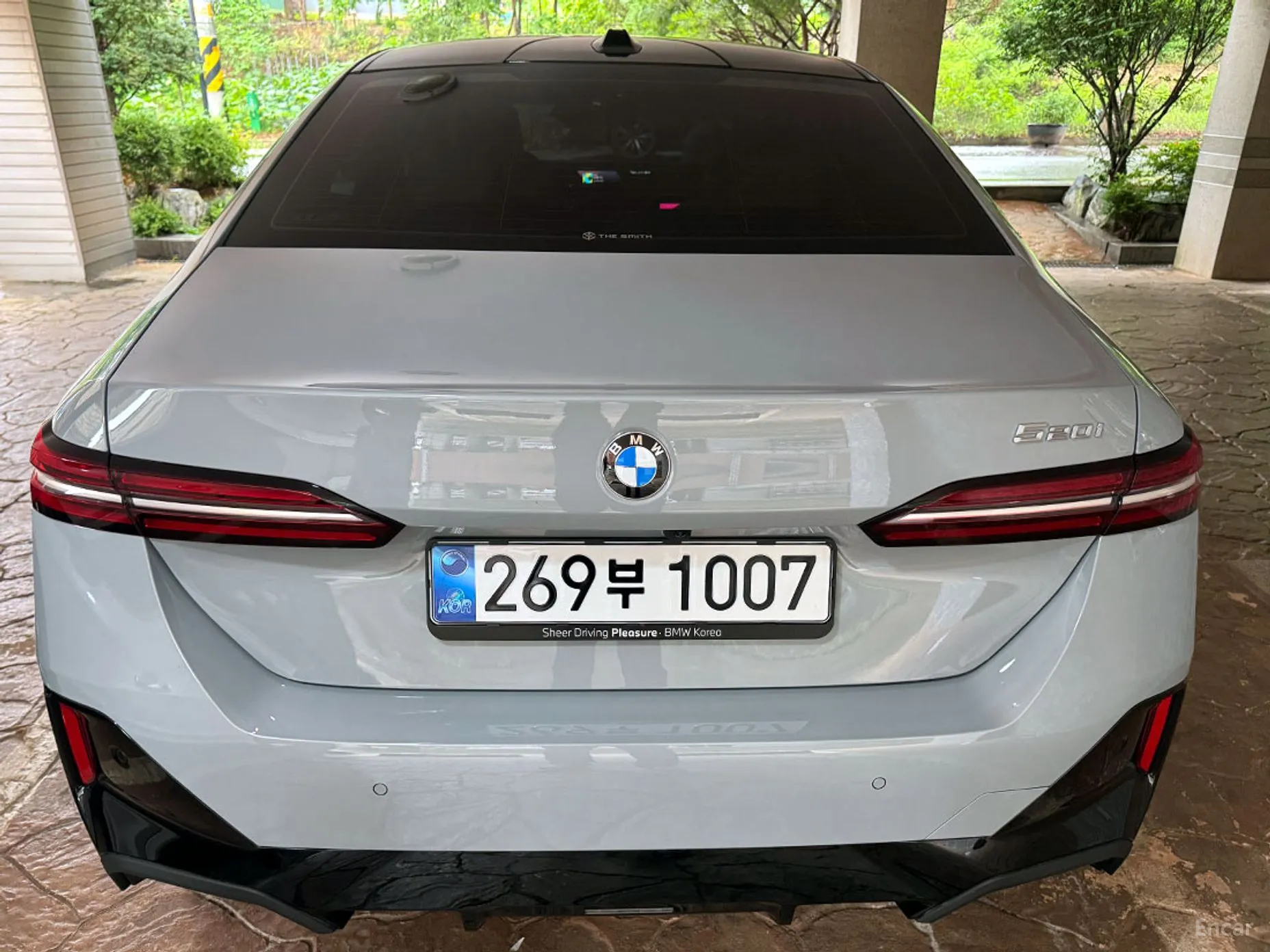 BMW 5 Series (G60) превью 4
