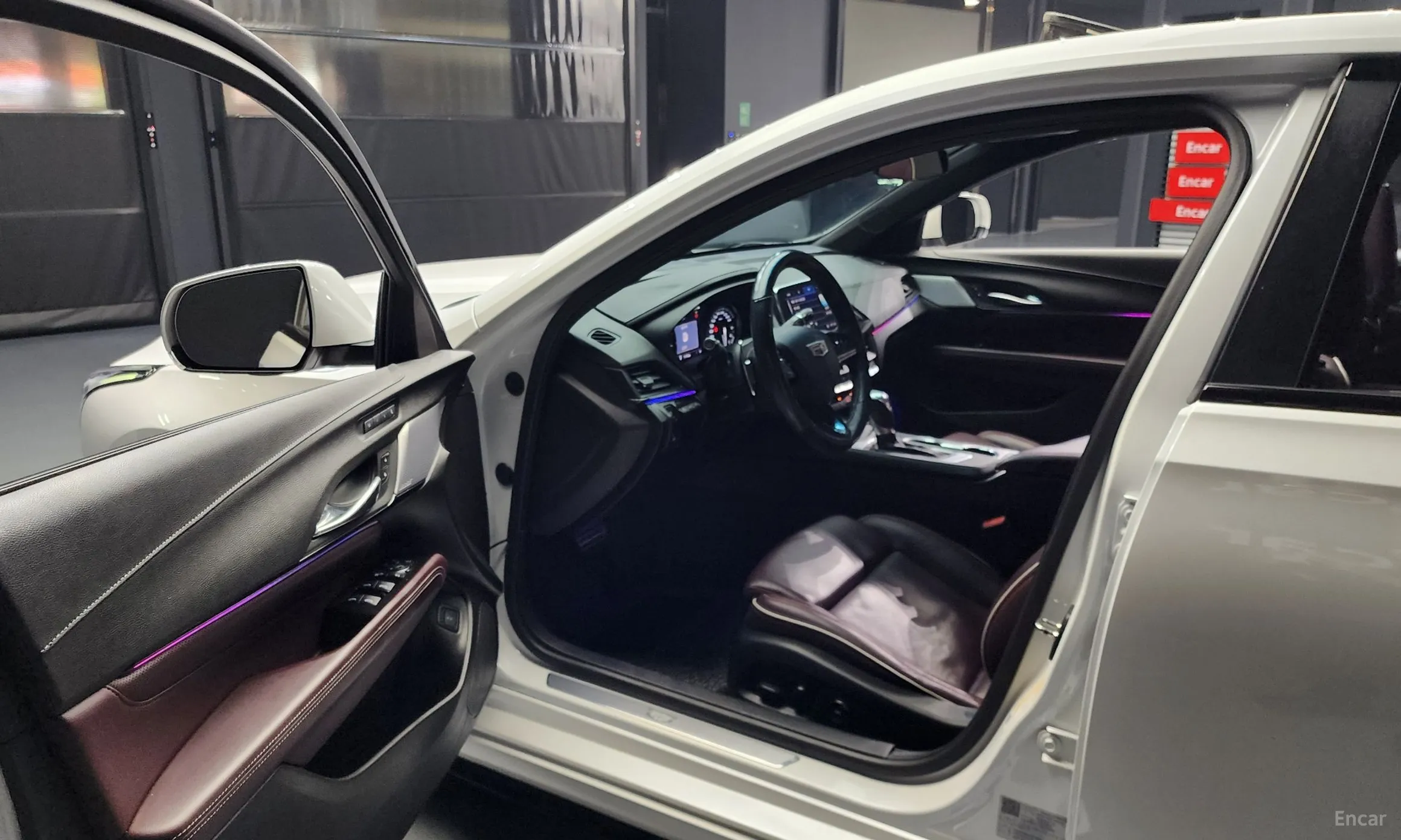 Cadillac CT4 превью 10