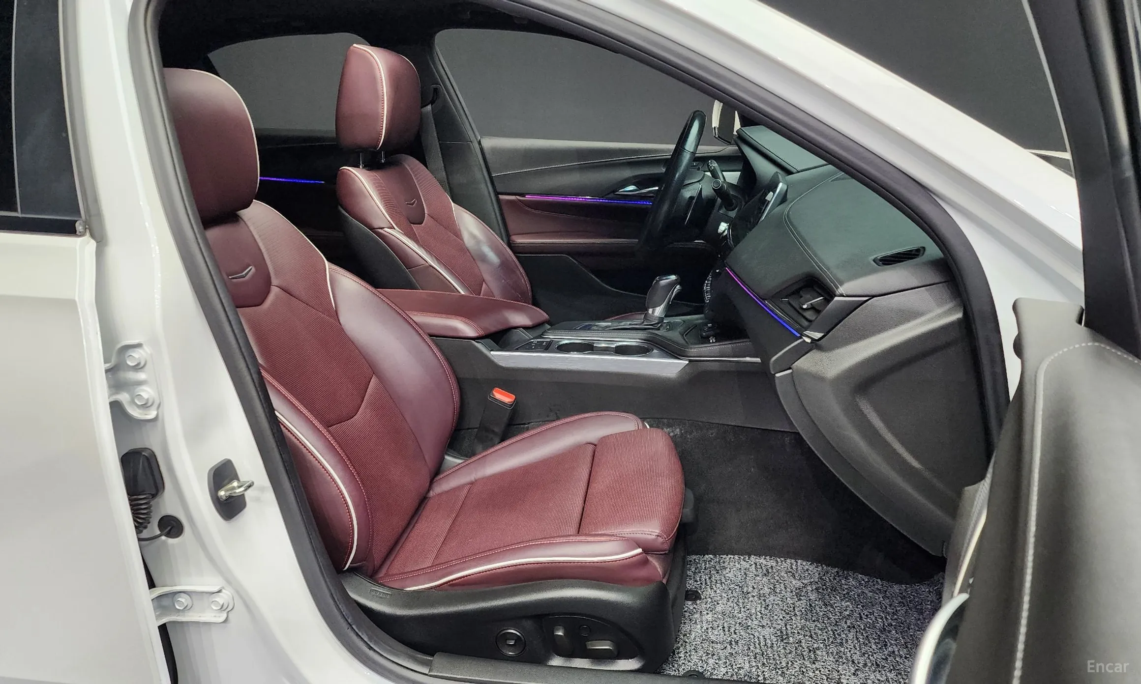 Cadillac CT4 превью 11
