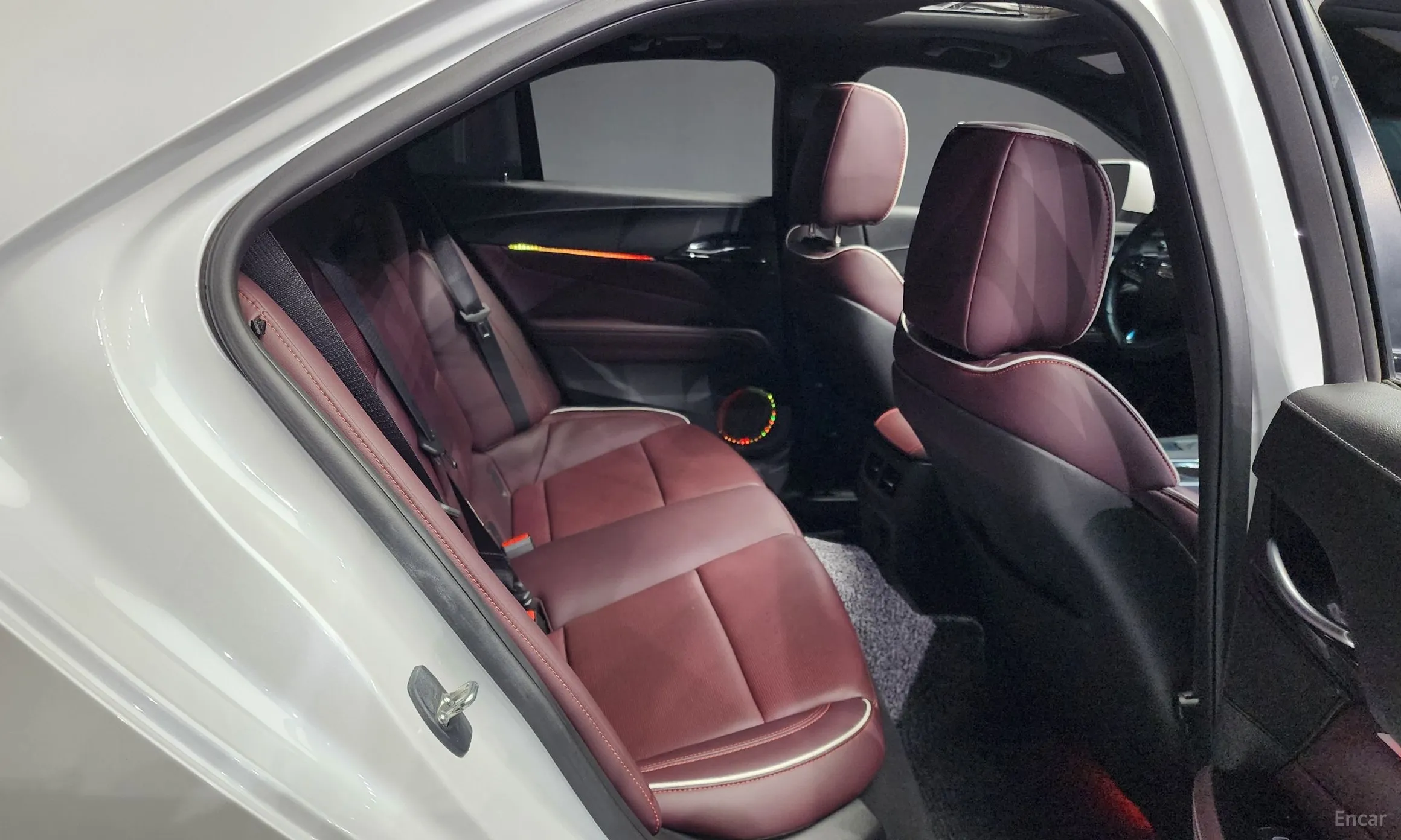 Cadillac CT4 превью 12