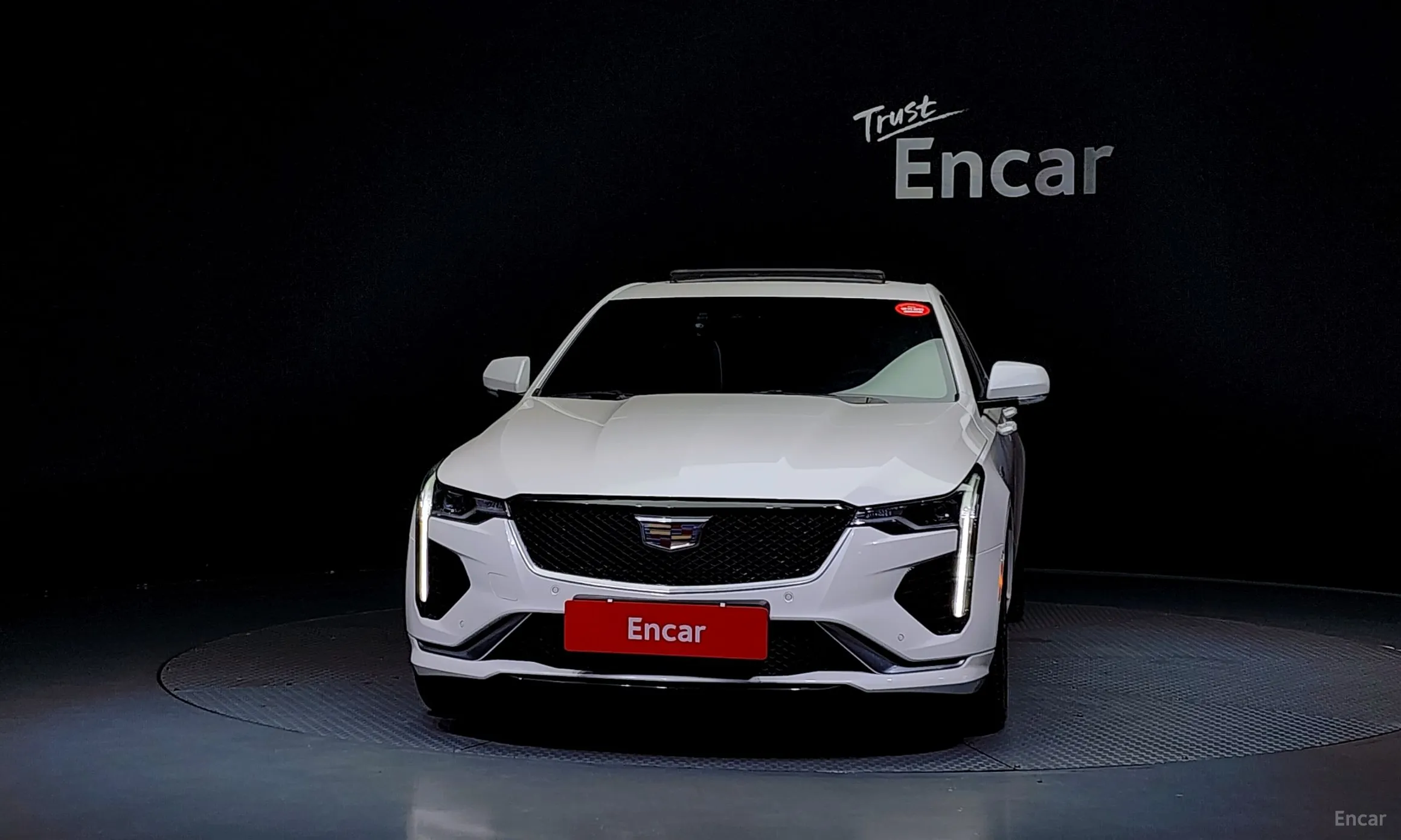 Cadillac CT4 превью 3