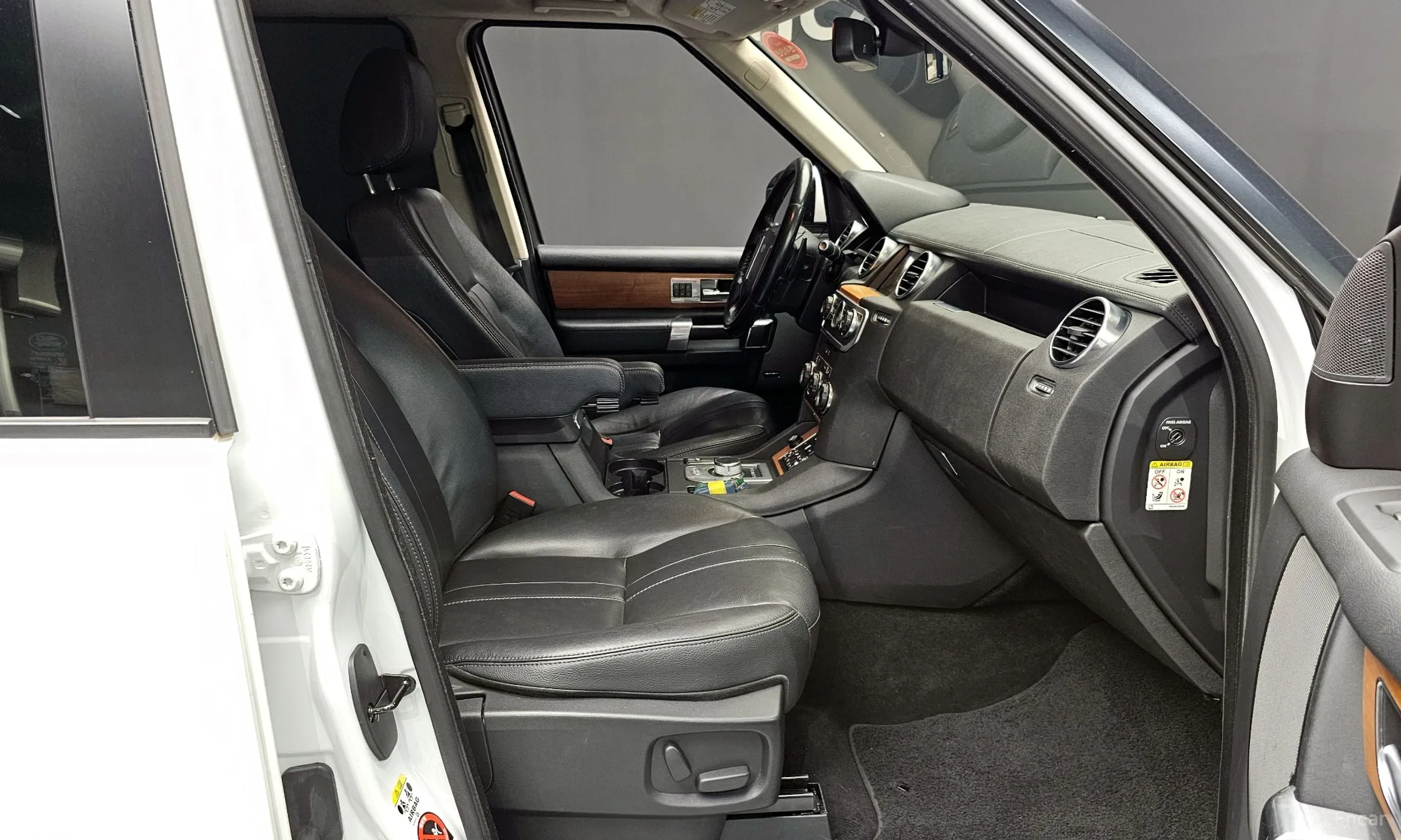 Land Rover Discovery 4 превью 11