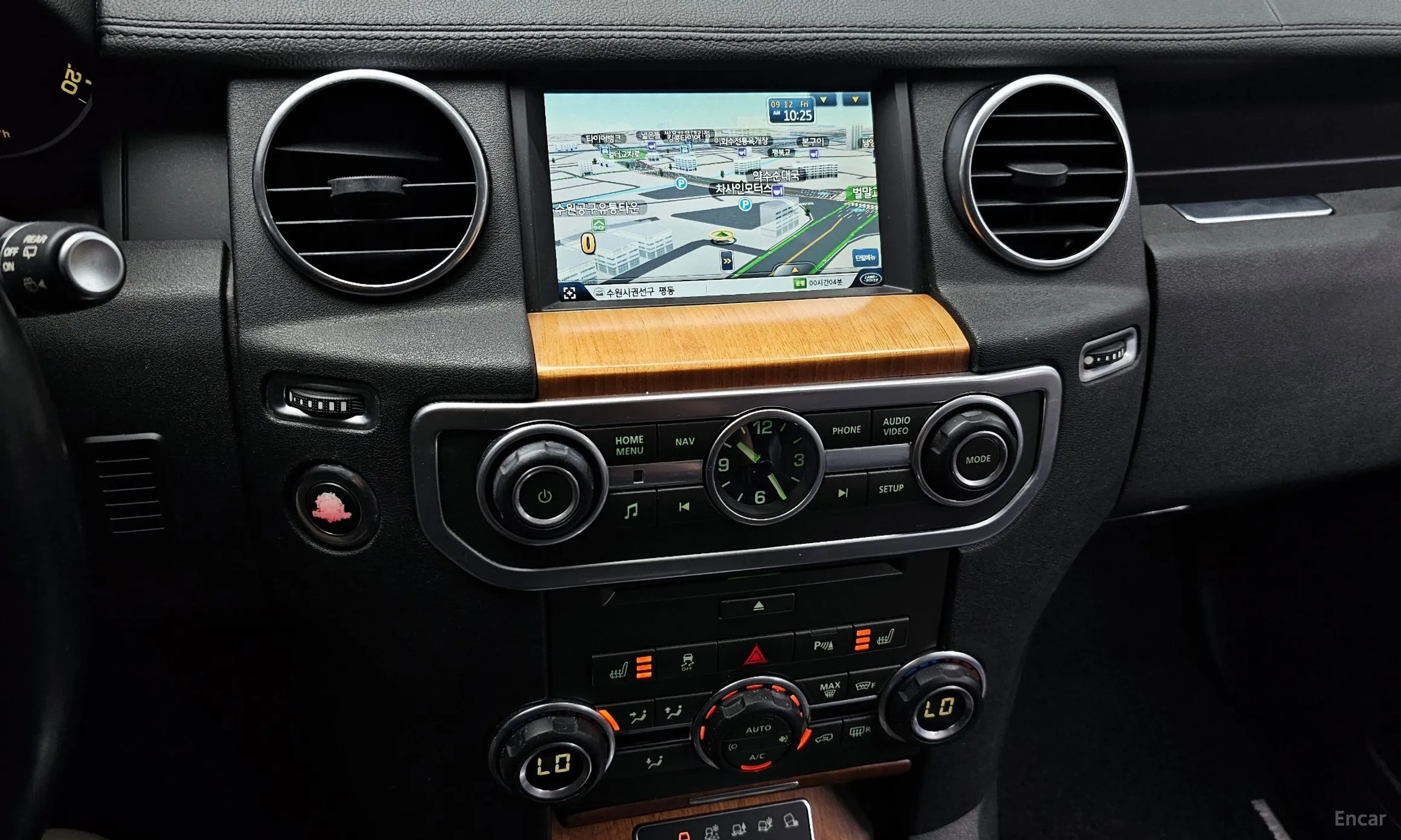 Land Rover Discovery 4 превью 14