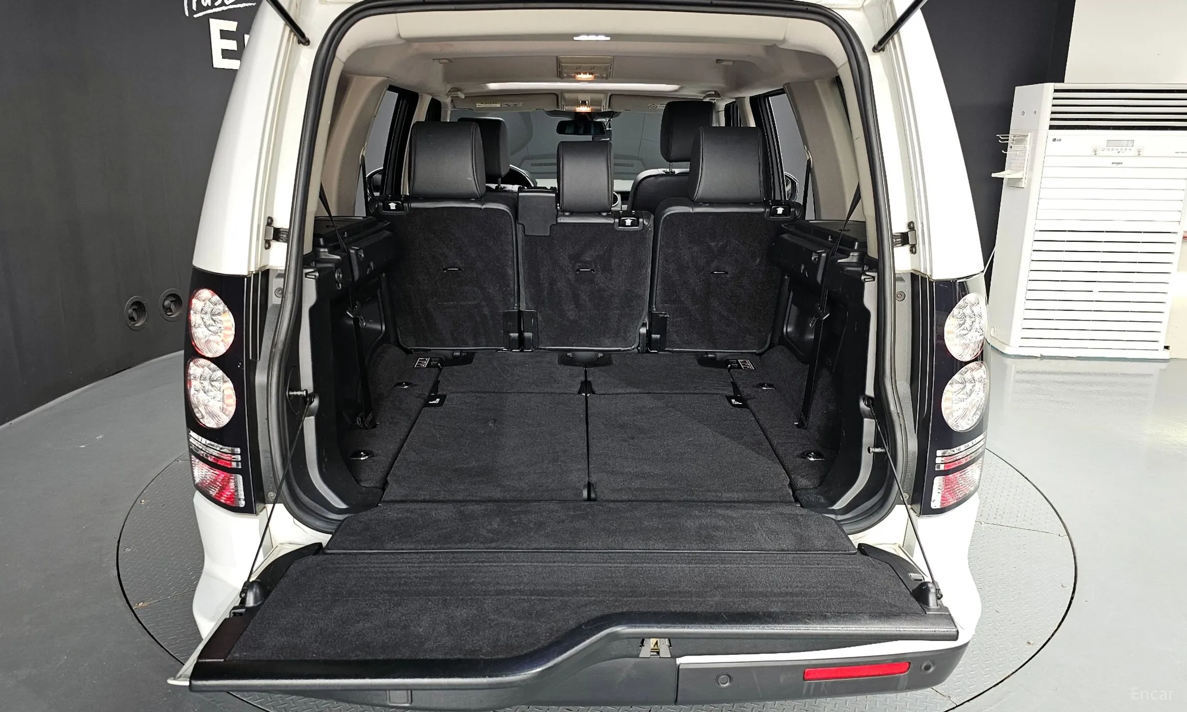 Land Rover Discovery 4 превью 20