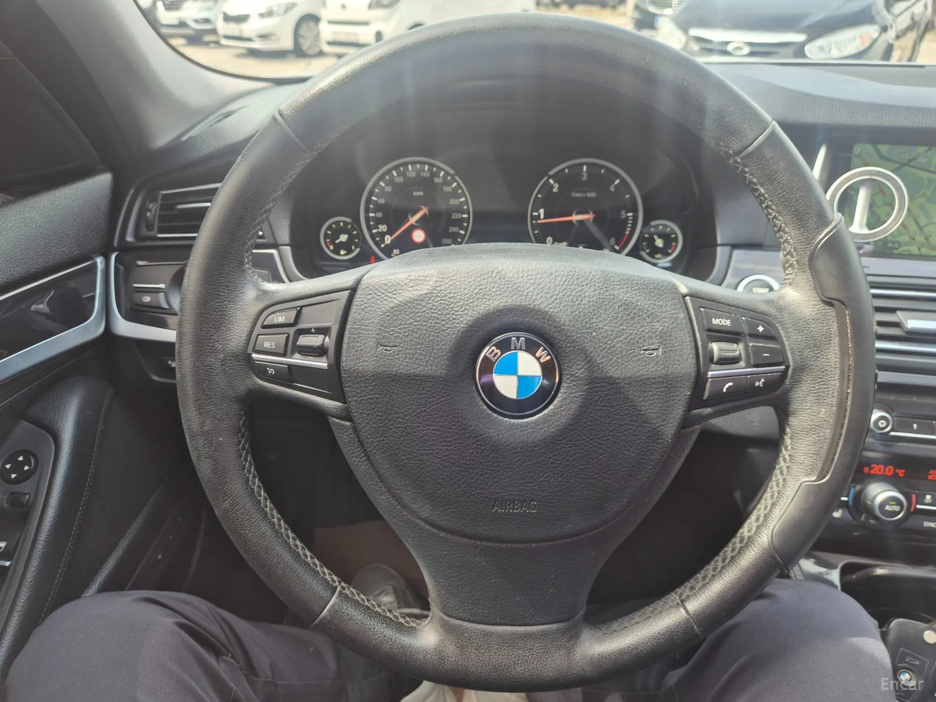 BMW 5 Series (F10) превью 10