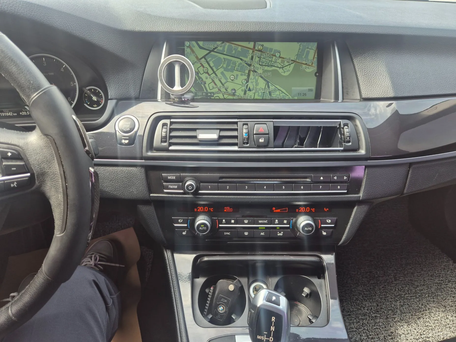 BMW 5 Series (F10) превью 11