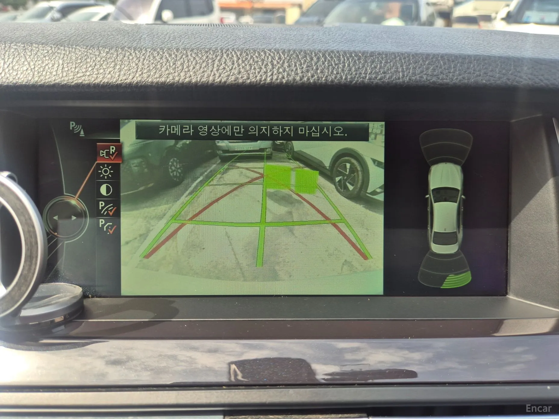 BMW 5 Series (F10) превью 14
